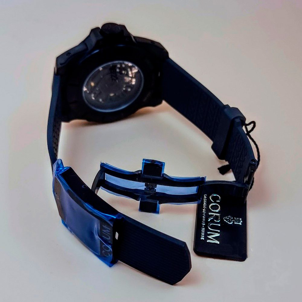 Corum Admiral's Cup – Ref. A082/03685 – 082.406.95/F371 NO10, Gut – 11/16