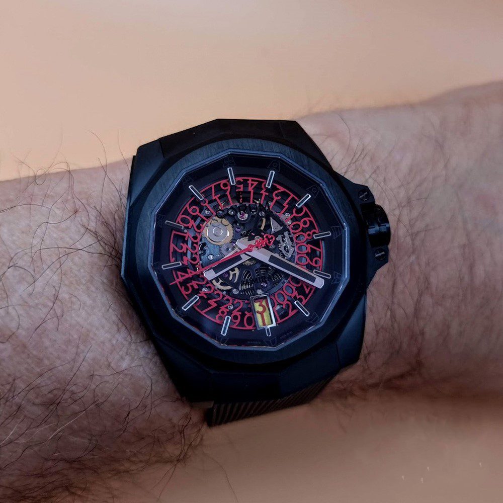 Corum Admiral's Cup – Ref. A082/03685 – 082.406.95/F371 NO10, Gut – 15/16