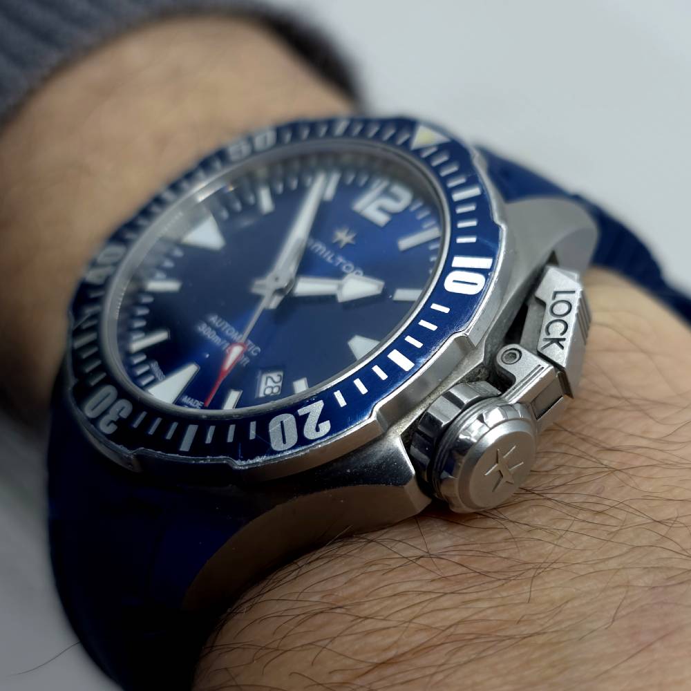Hamilton Khaki Navy – Ref. H77705345, Gut – 13/18