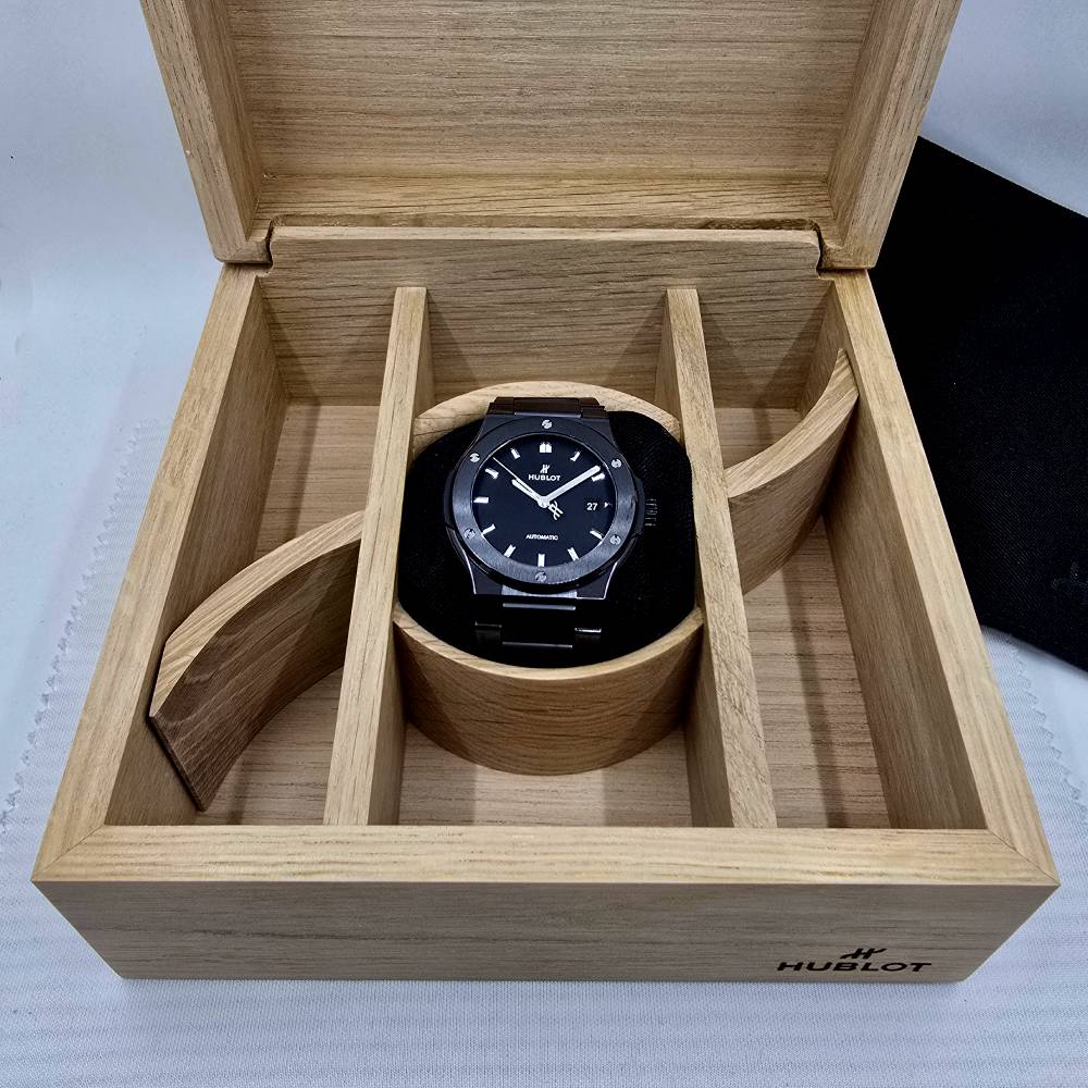 Hublot Classic Fusion – Ref. 548.CM.1170.CM, Gut – 15/18