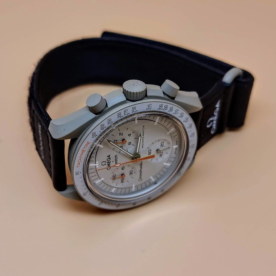 Swatch Moonswatch – Ref. SO33C100, Neu – 17/20