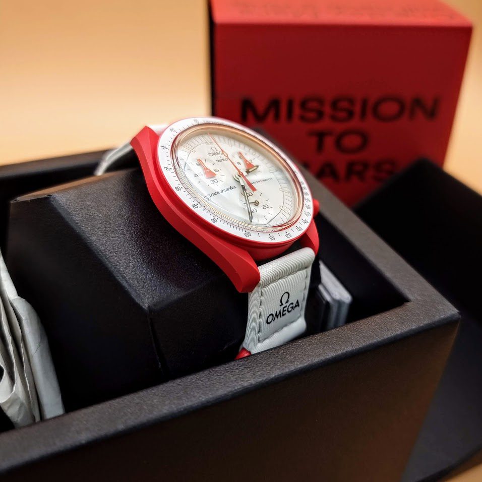 Swatch Moonswatch – Ref. SO33R100, Gut – 5/21
