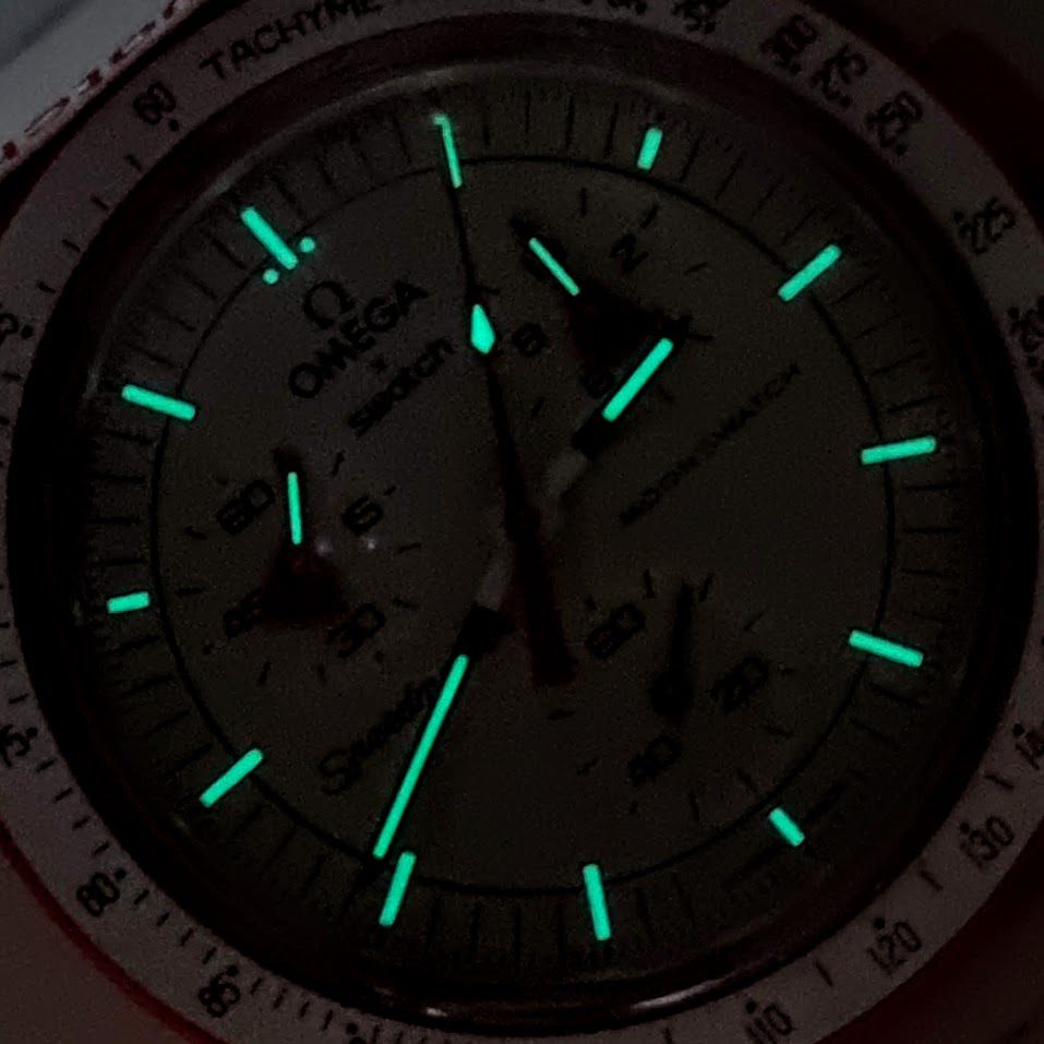 Swatch Moonswatch – Ref. SO33R100, Gut – 6/21
