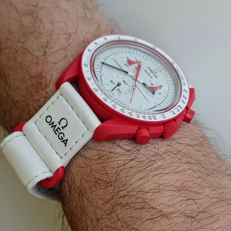 Swatch Moonswatch – Ref. SO33R100, Gut – 7/21
