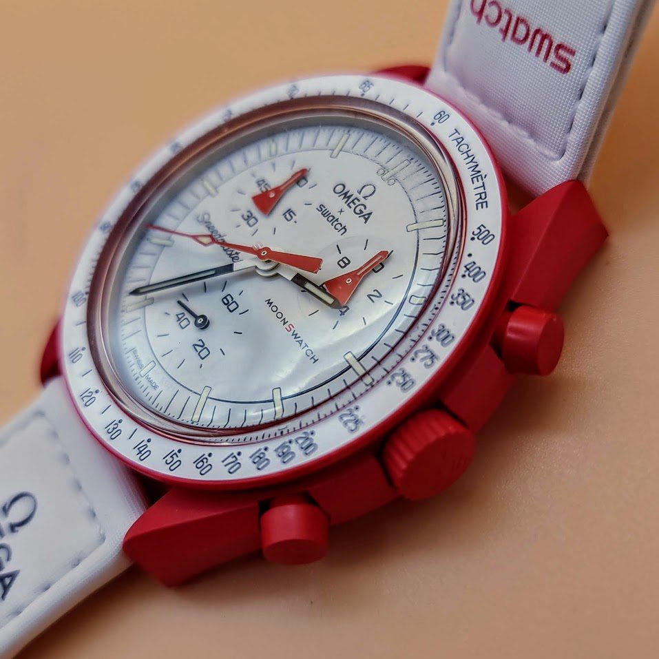Swatch Moonswatch – Ref. SO33R100, Gut – 12/21