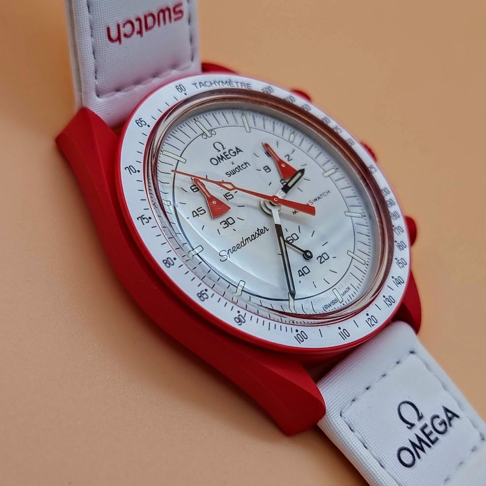 Swatch Moonswatch – Ref. SO33R100, good – 16/21
