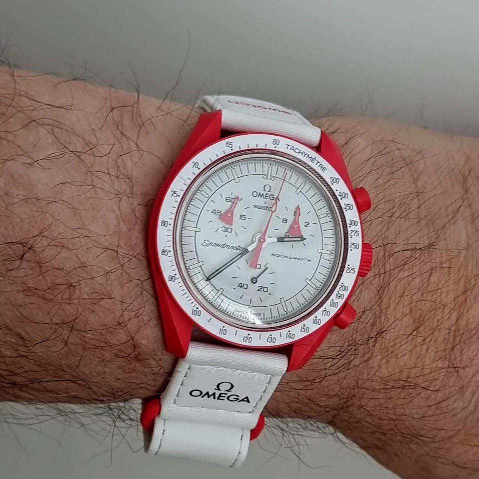 Swatch Moonswatch – Ref. SO33R100, Gut – 17/21