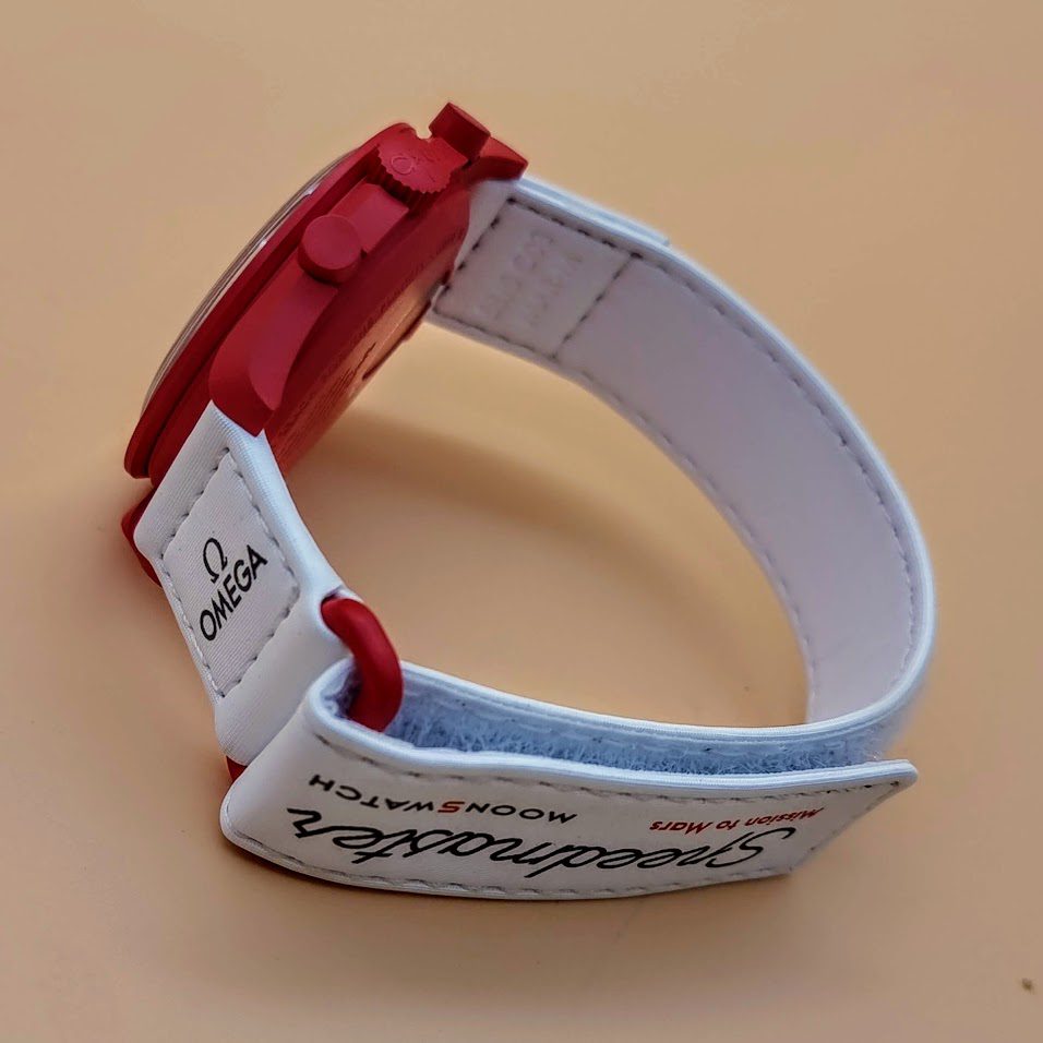 Swatch Moonswatch – Ref. SO33R100, Gut – 21/21