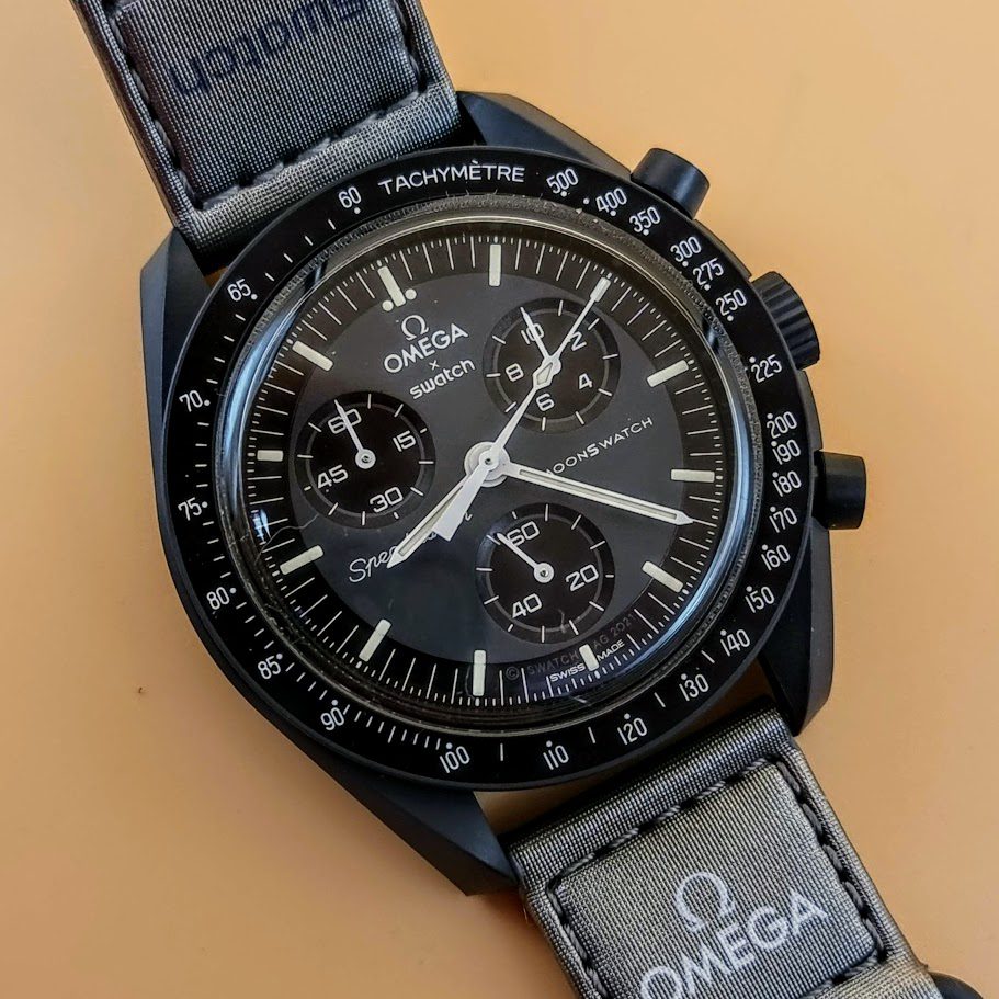 Swatch Moonswatch – Ref. SO33A100, Gut – 5/19