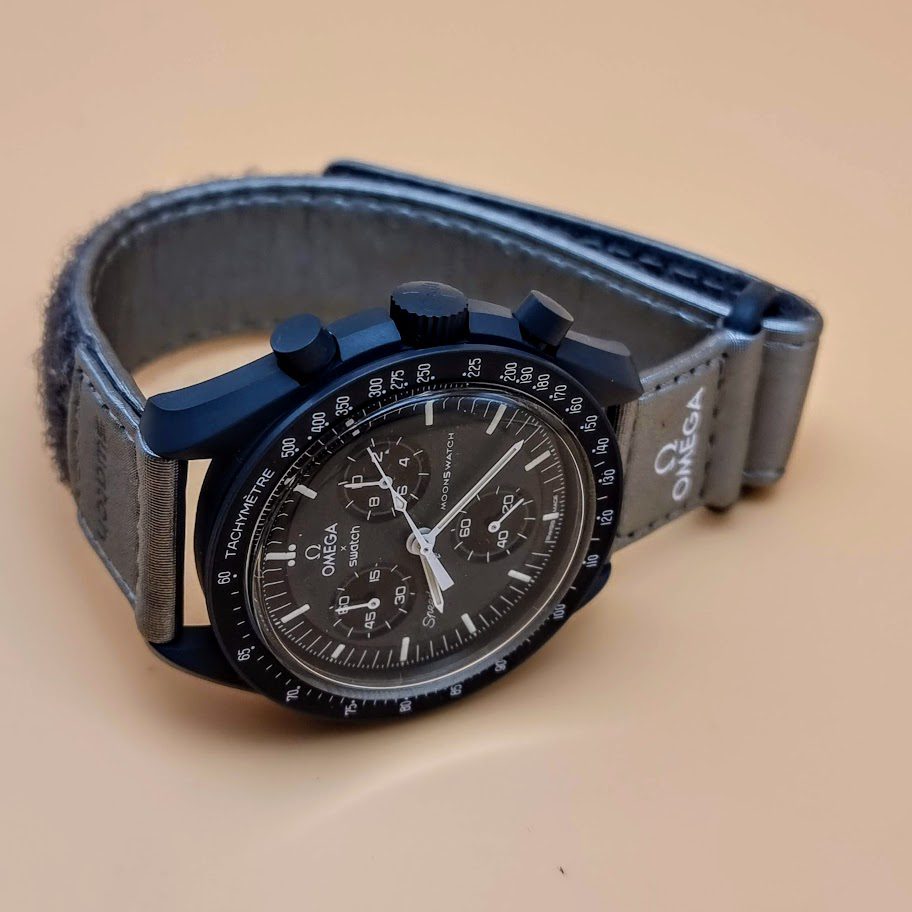 Swatch Moonswatch – Ref. SO33A100, Gut – 6/19