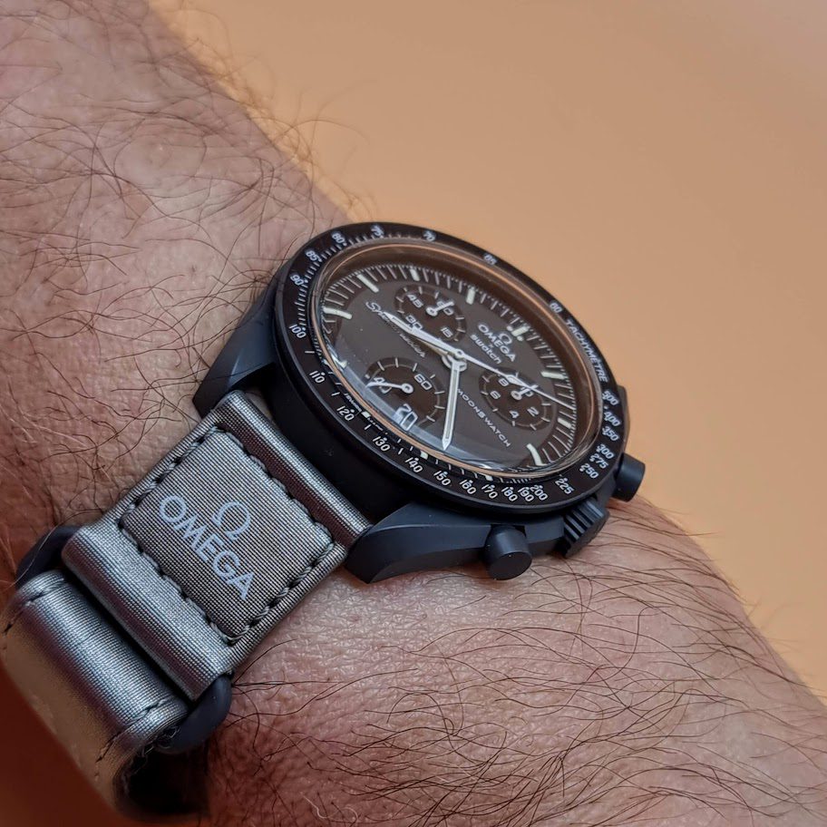 Swatch Moonswatch – Ref. SO33A100, Gut – 14/19