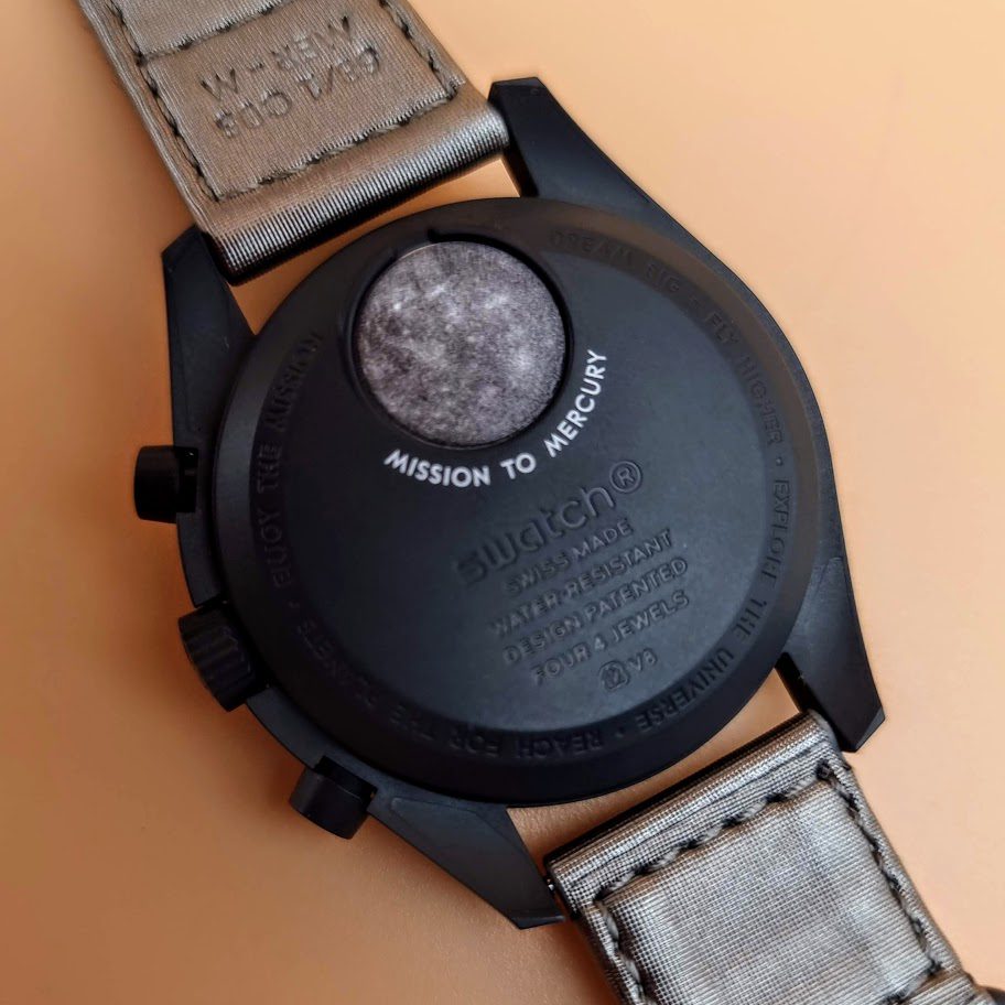 Swatch Moonswatch – Ref. SO33A100, Gut – 19/19