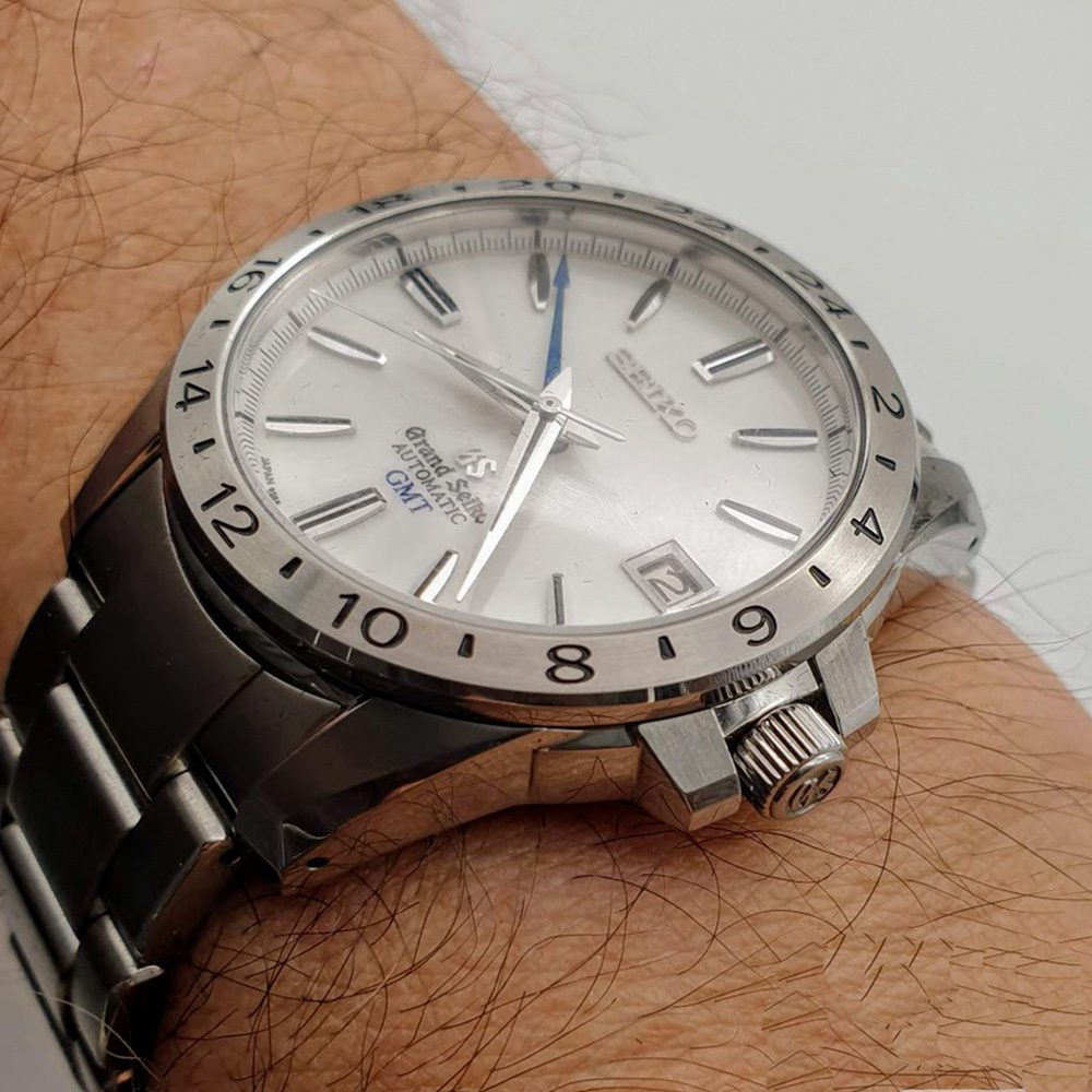 Grand Seiko Sport Collection GMT – Ref. SBGM025, Gut – 4/16