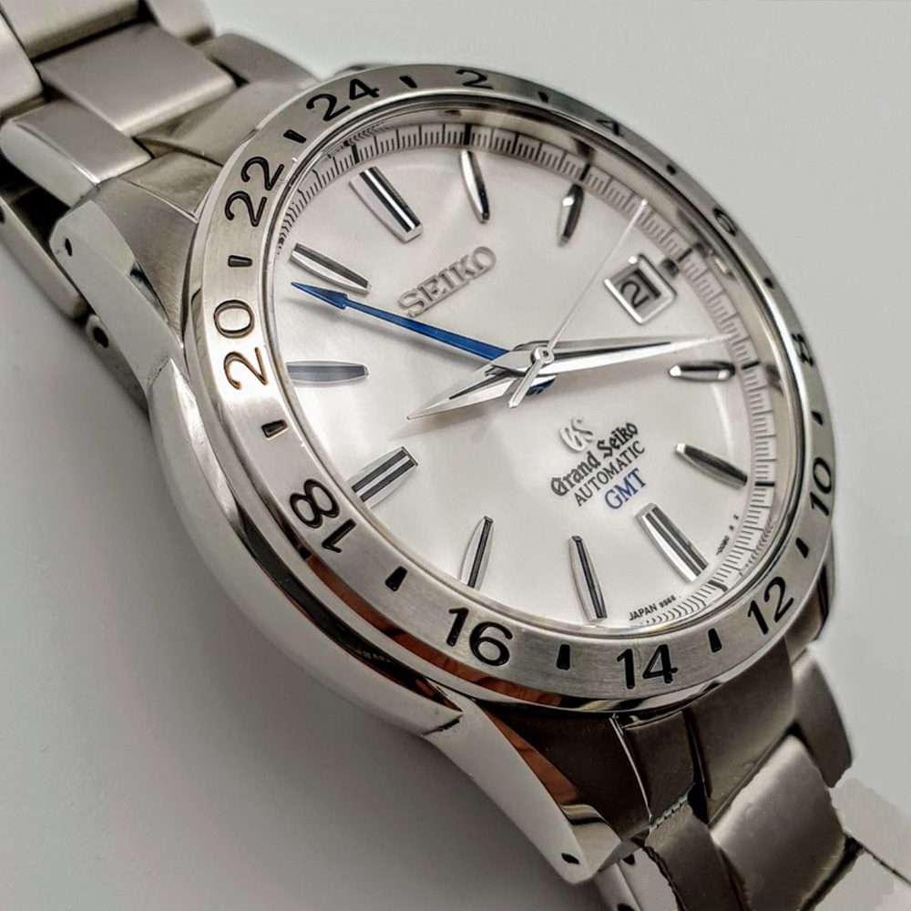 Grand Seiko Sport Collection GMT – Ref. SBGM025, Gut – 5/16