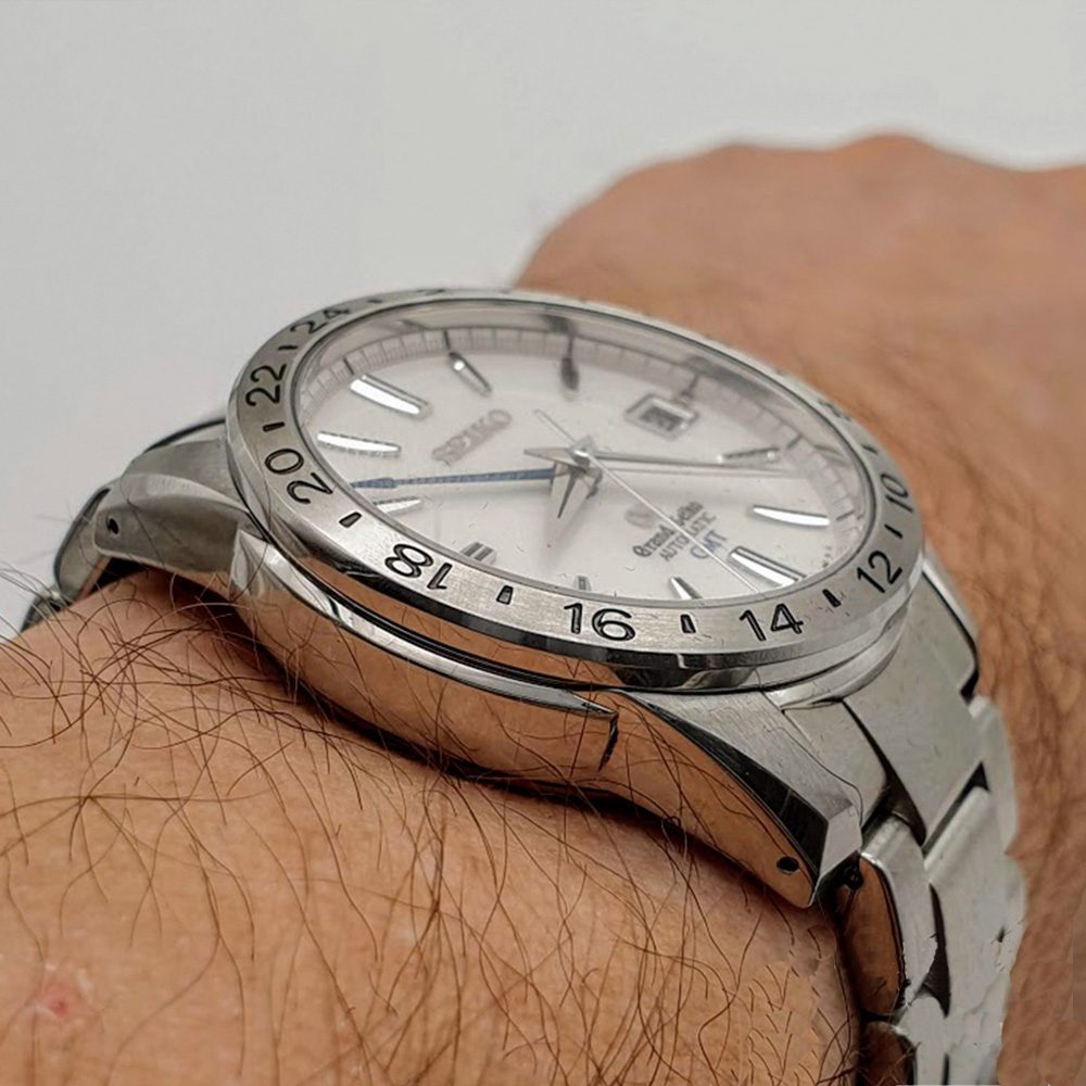 Grand Seiko Sport Collection GMT – Ref. SBGM025, Gut – 6/16