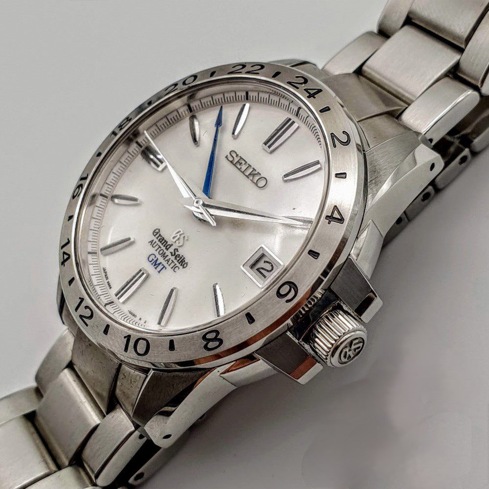 Grand Seiko Sport Collection GMT – Ref. SBGM025, Gut – 9/16