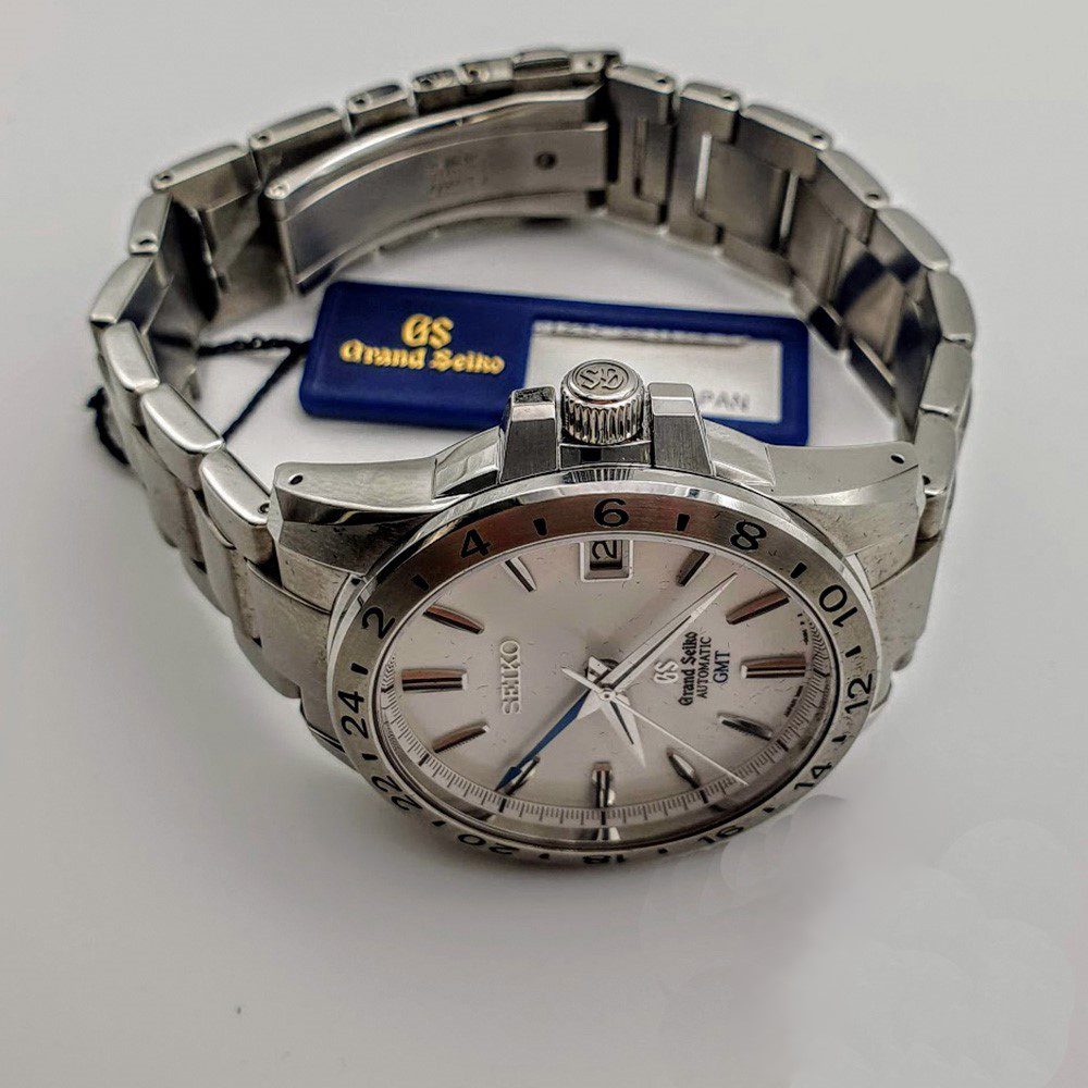 Grand Seiko Sport Collection GMT – Ref. SBGM025, Gut – 14/16