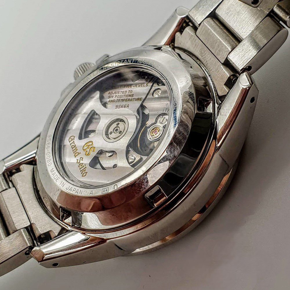 Grand Seiko Sport Collection GMT – Ref. SBGM025, Gut – 15/16