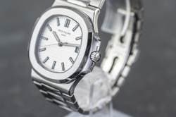 Patek Philippe Nautilus – Ref. 5711/1A-011, Wie neu – Bild 2/16