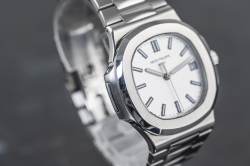 Patek Philippe Nautilus – Ref. 5711/1A-011, Wie neu – 3/16