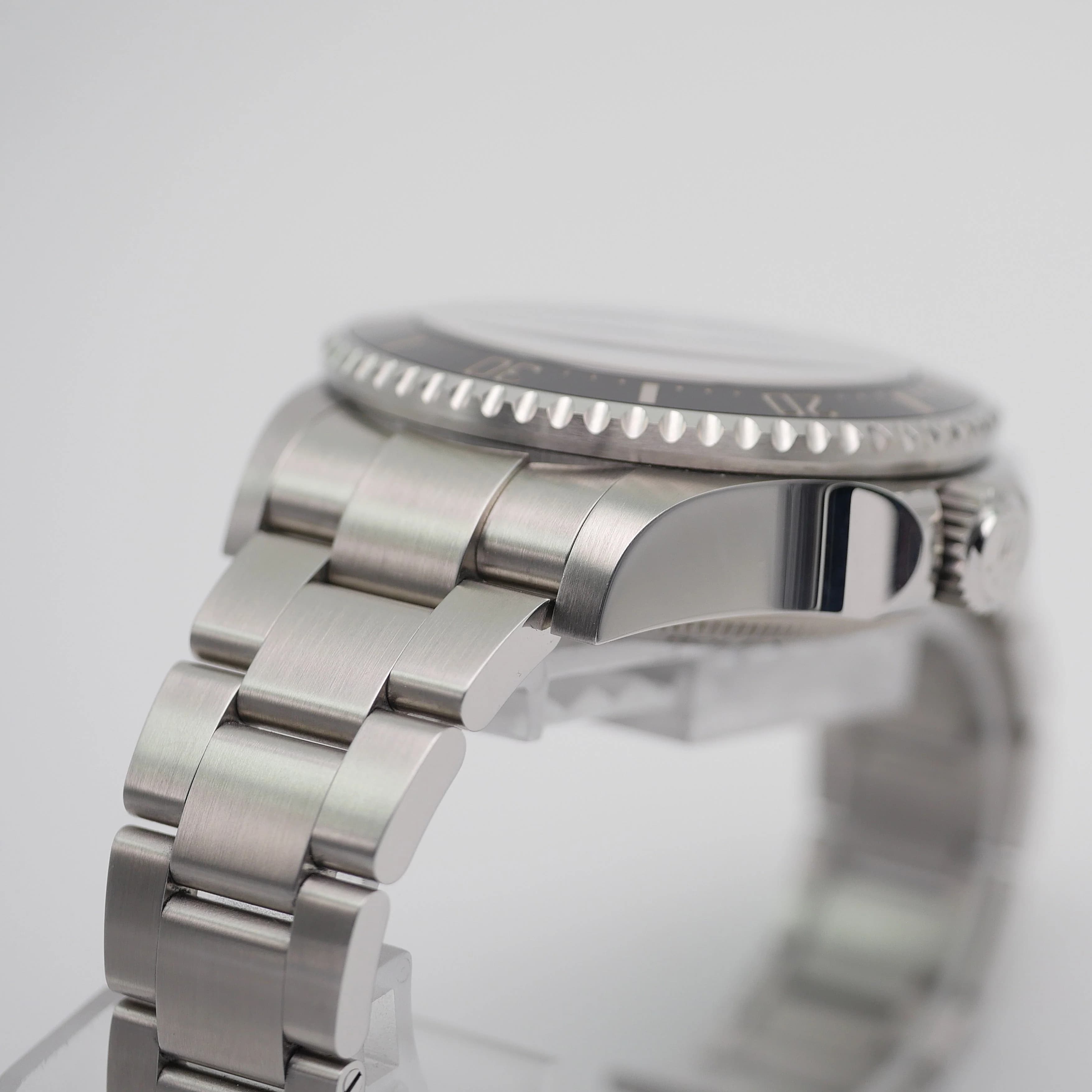 Rolex Sea-Dweller – Ref. 136660, Neu – Bild 2/10