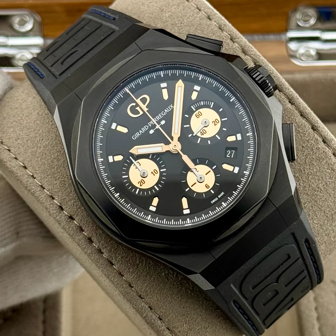 Girard Perregaux Laureato – Ref. 81060-21-492-FH3A, Sehr gut – 1/18
