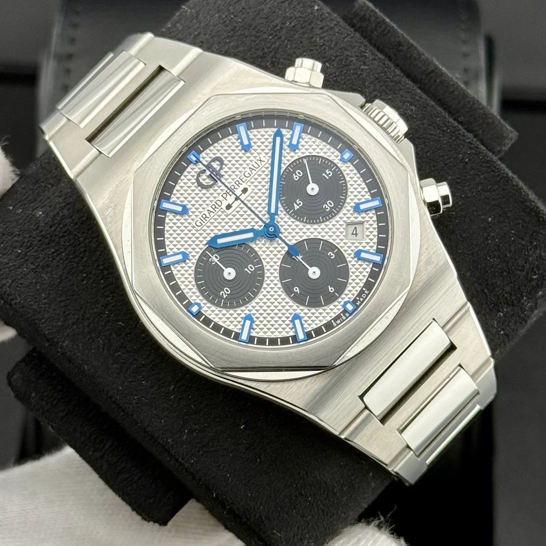 Girard Perregaux Laureato – Ref. 81020-11-131-11A, Sehr gut – 1/16