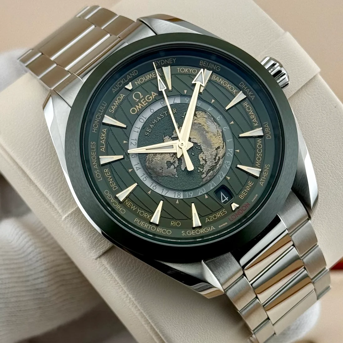 Omega Aqua Terra – Ref. 22030432210001, Wie neu – 1/17