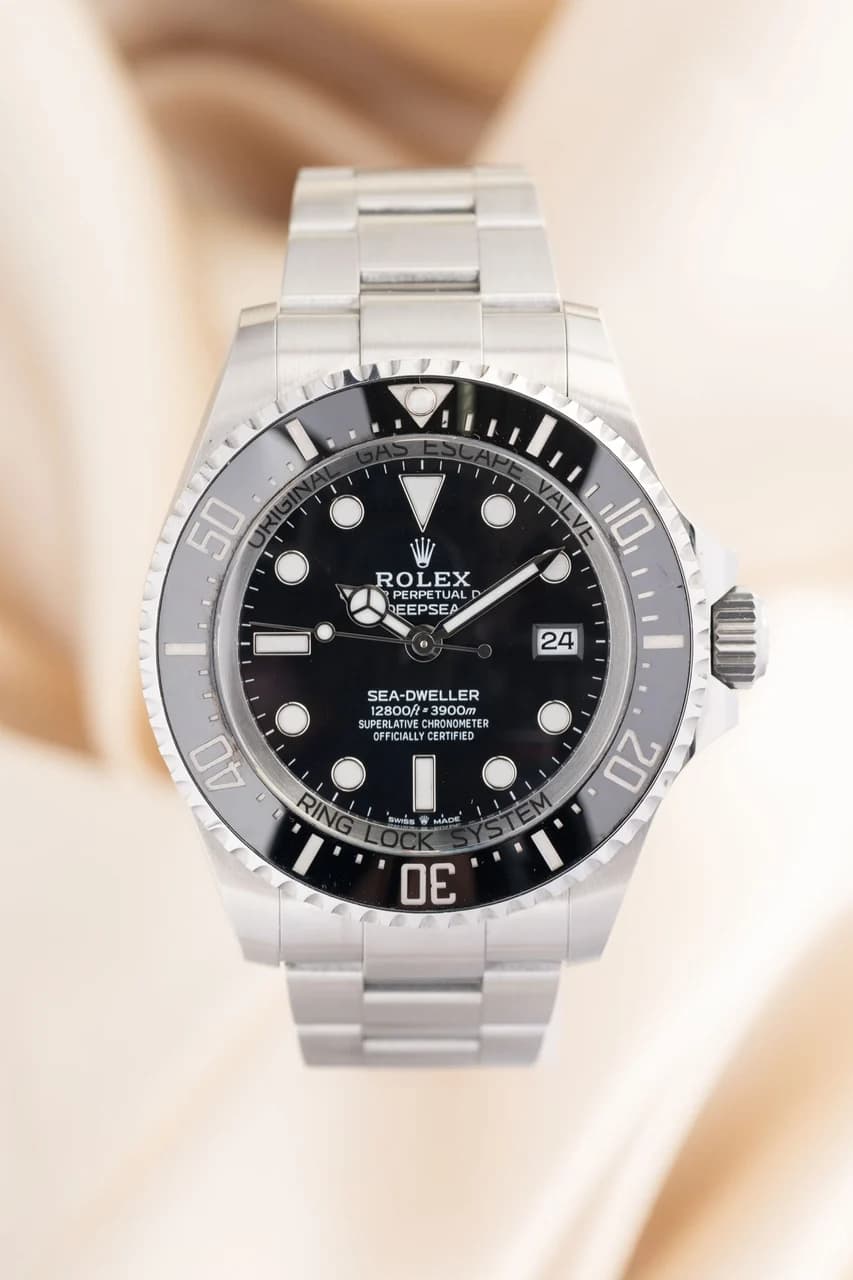 Rolex Sea-Dweller – Ref. 136660, Sehr gut – Bild 1/10