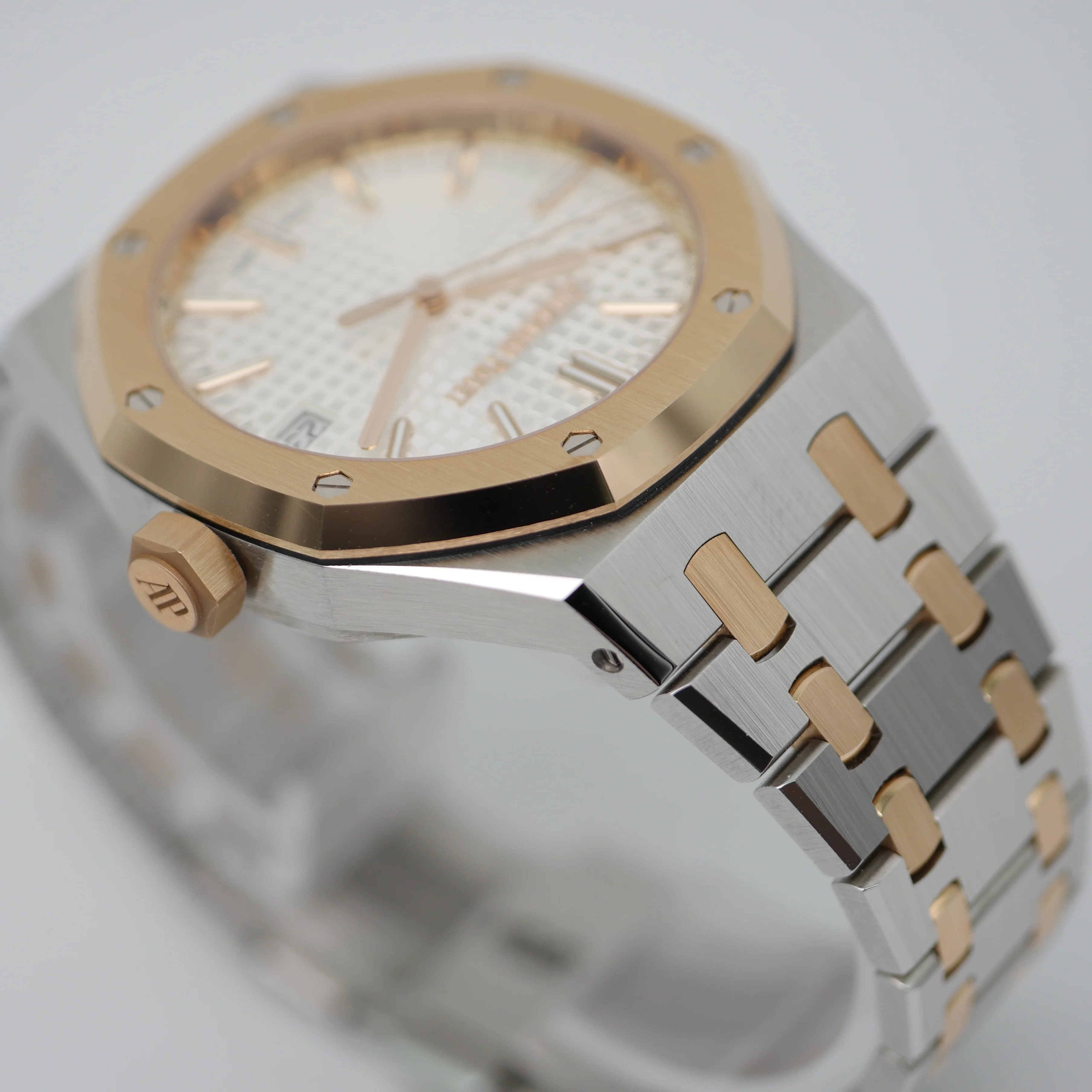 Audemars Piguet Royal Oak – Ref. 15550SR.OO.1356SR.02, New – 6/13