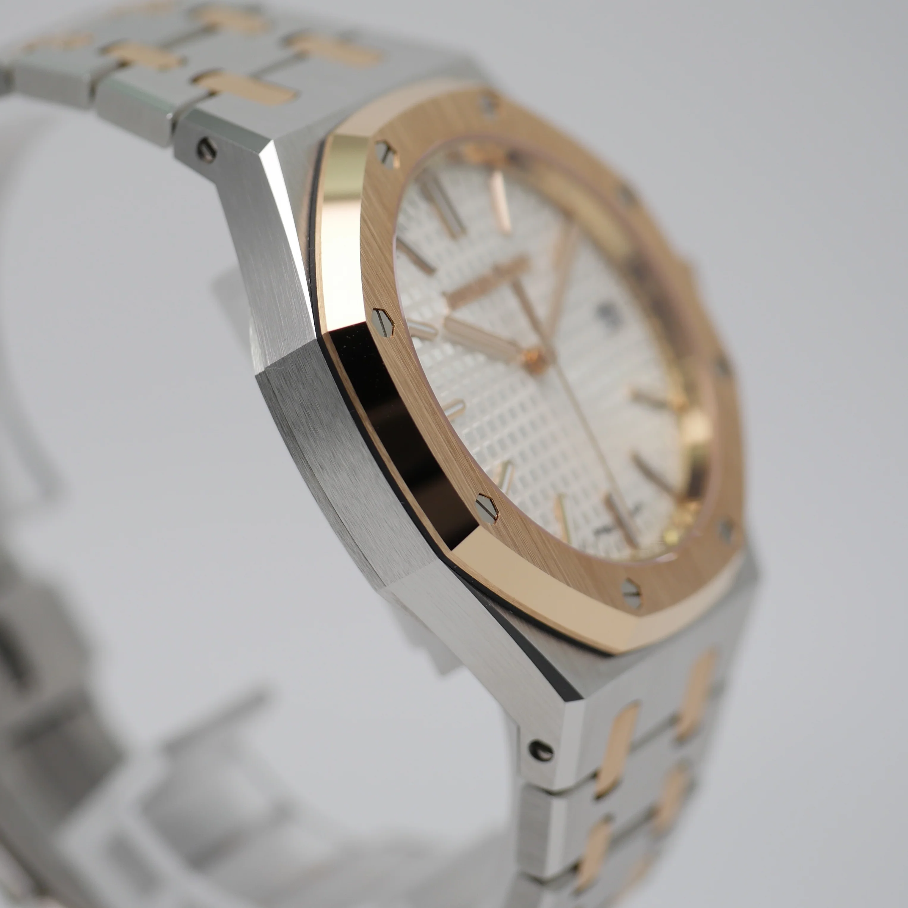 Audemars Piguet Royal Oak – Ref. 15550SR.OO.1356SR.02, New – 7/13