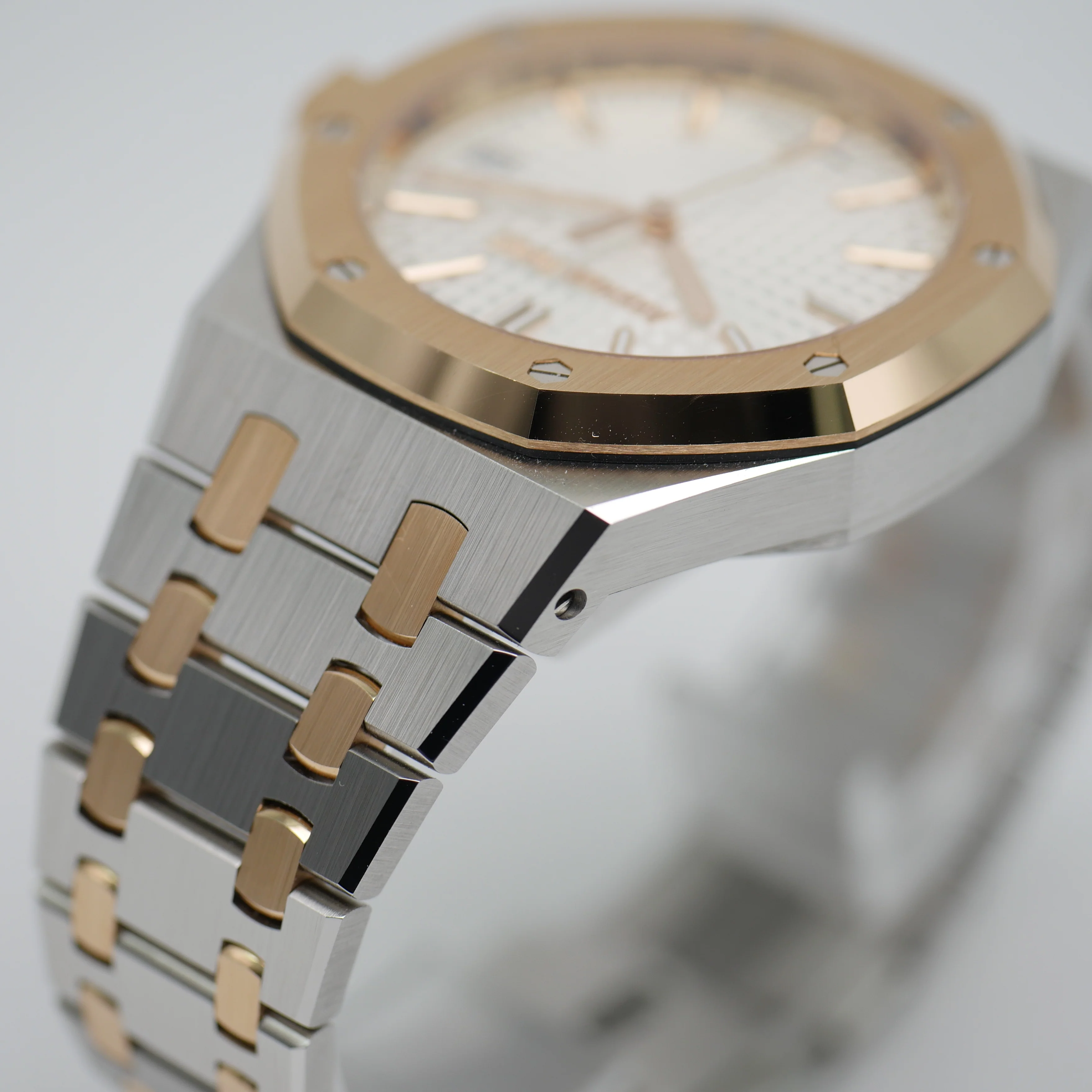 Audemars Piguet Royal Oak – Ref. 15550SR.OO.1356SR.02, New – 9/13