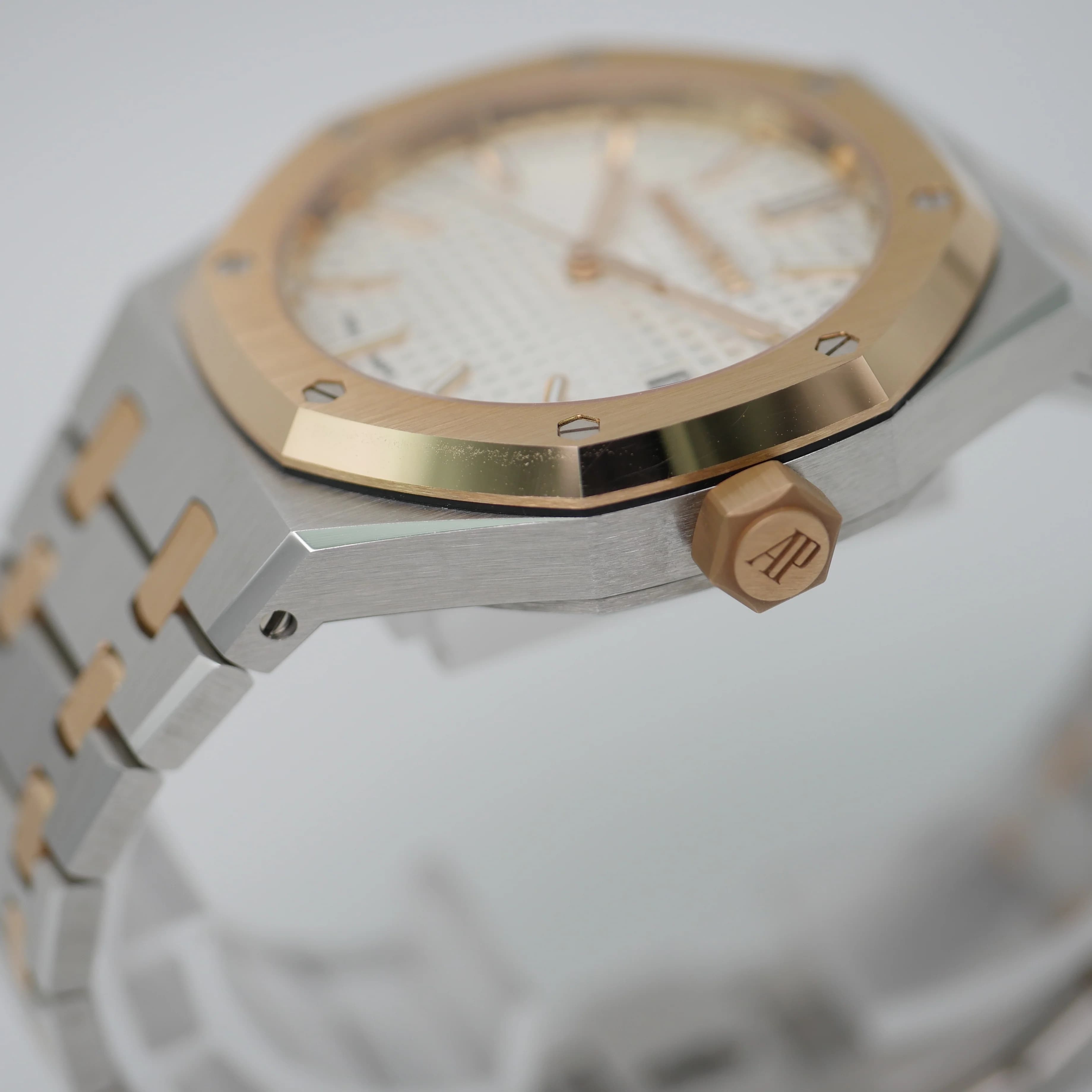 Audemars Piguet Royal Oak – Ref. 15550SR.OO.1356SR.02, Neu – Bild 2/13