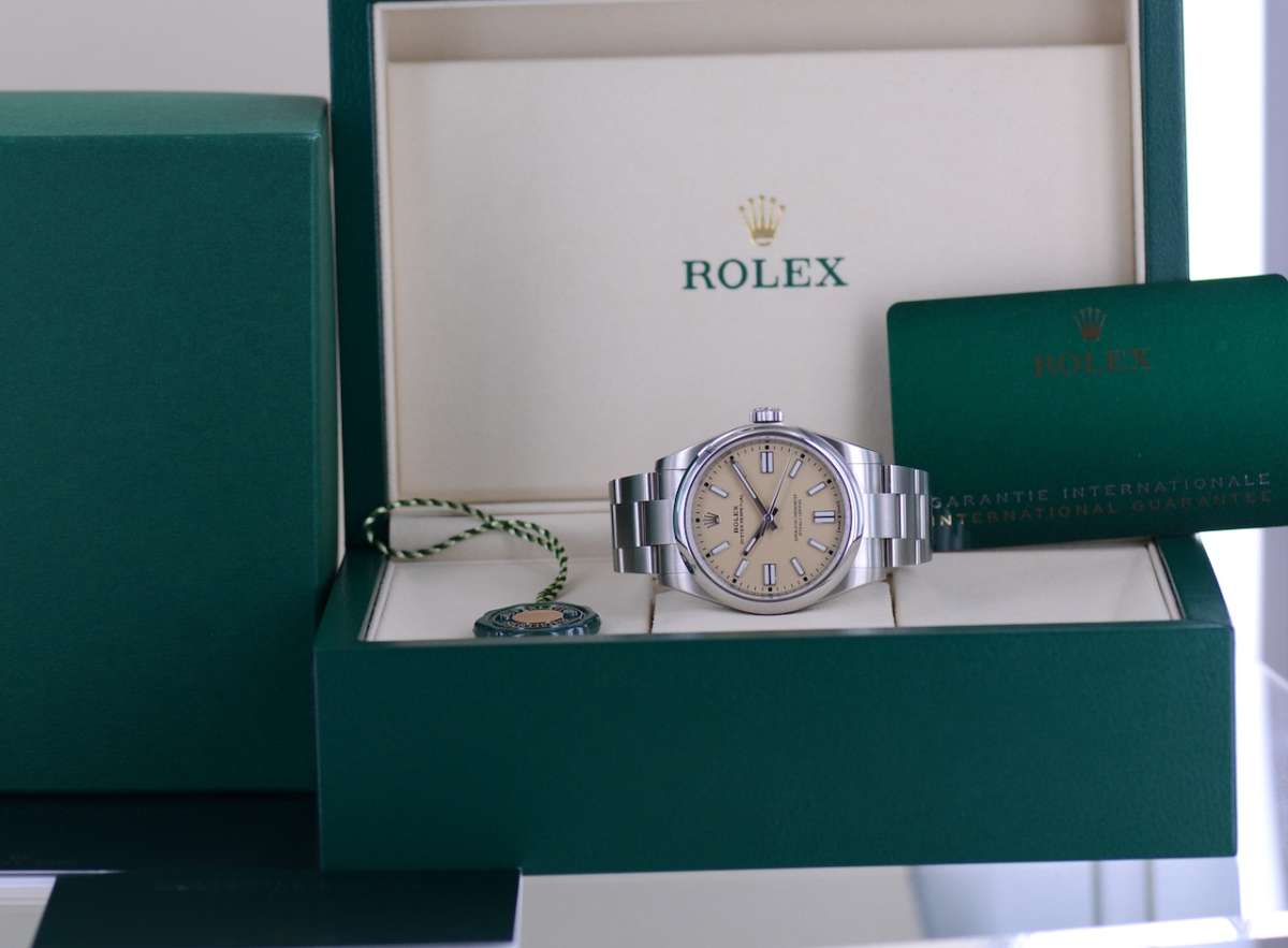 Rolex Oyster Perpetual – Ref. 134300, Neu – Bild 2/3
