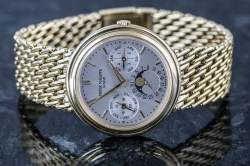 Patek Philippe Perpetual Calendar – Ref. 3945/1J-010, Sehr gut – 12/25