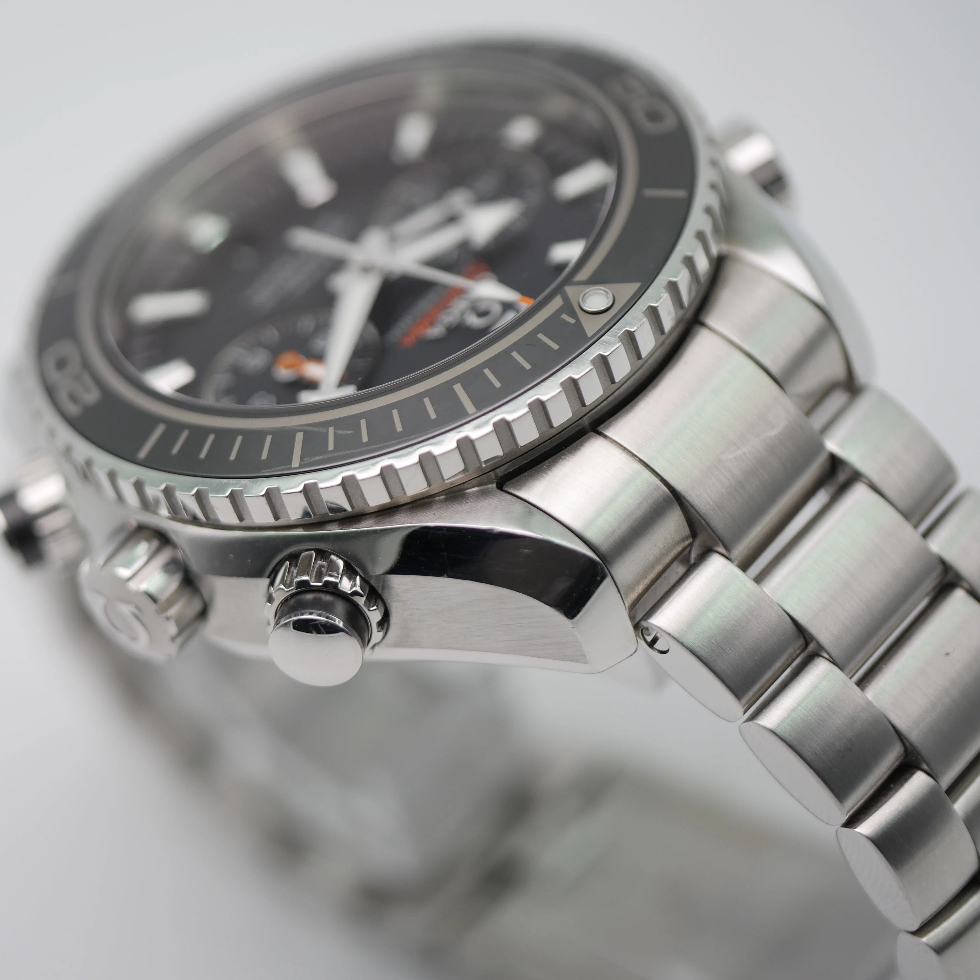 Omega Seamaster Planet Ocean – Ref. 232.30.46.51.01.001, Sehr gut – 4/9