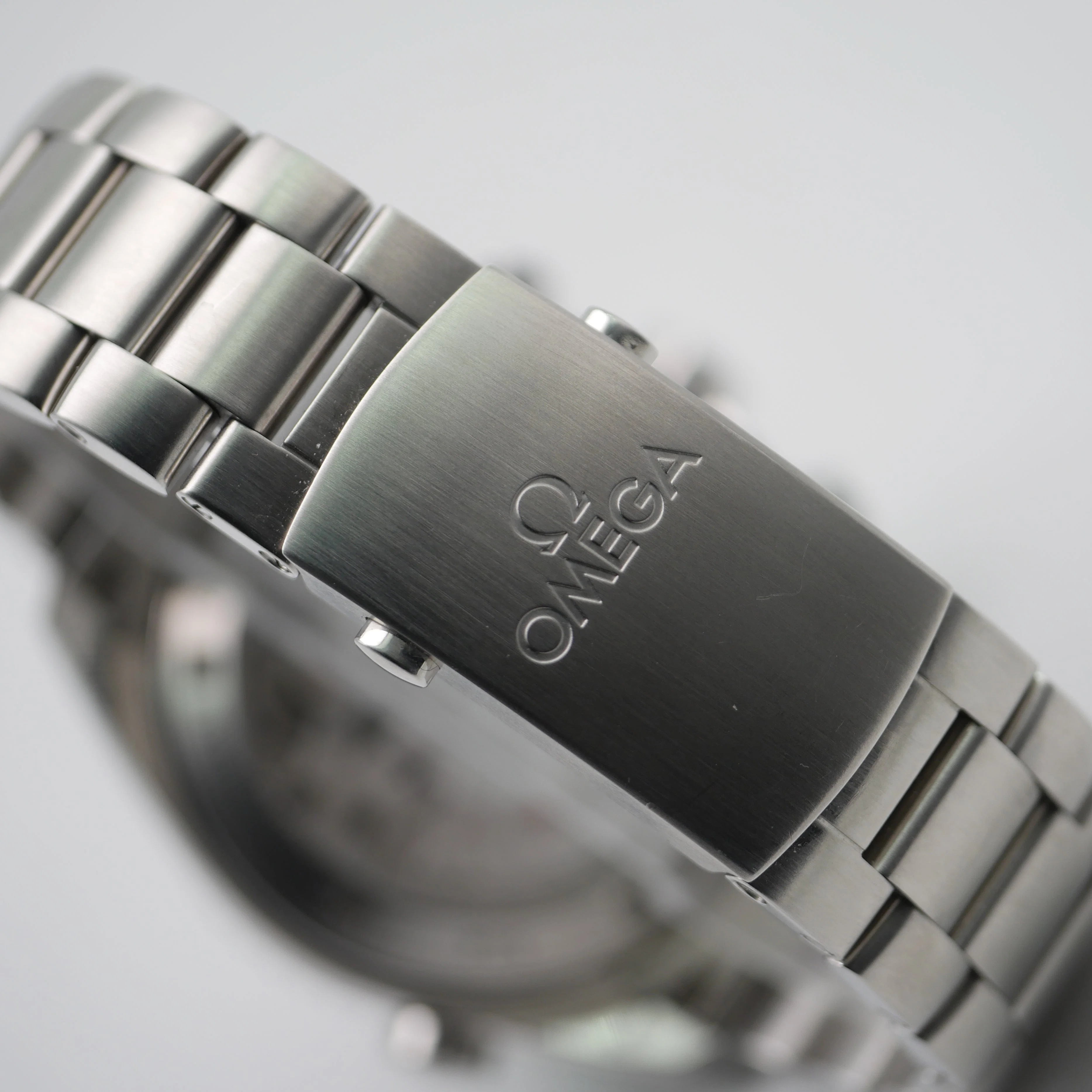 Omega Seamaster Planet Ocean – Ref. 232.30.46.51.01.001, Sehr gut – 5/9