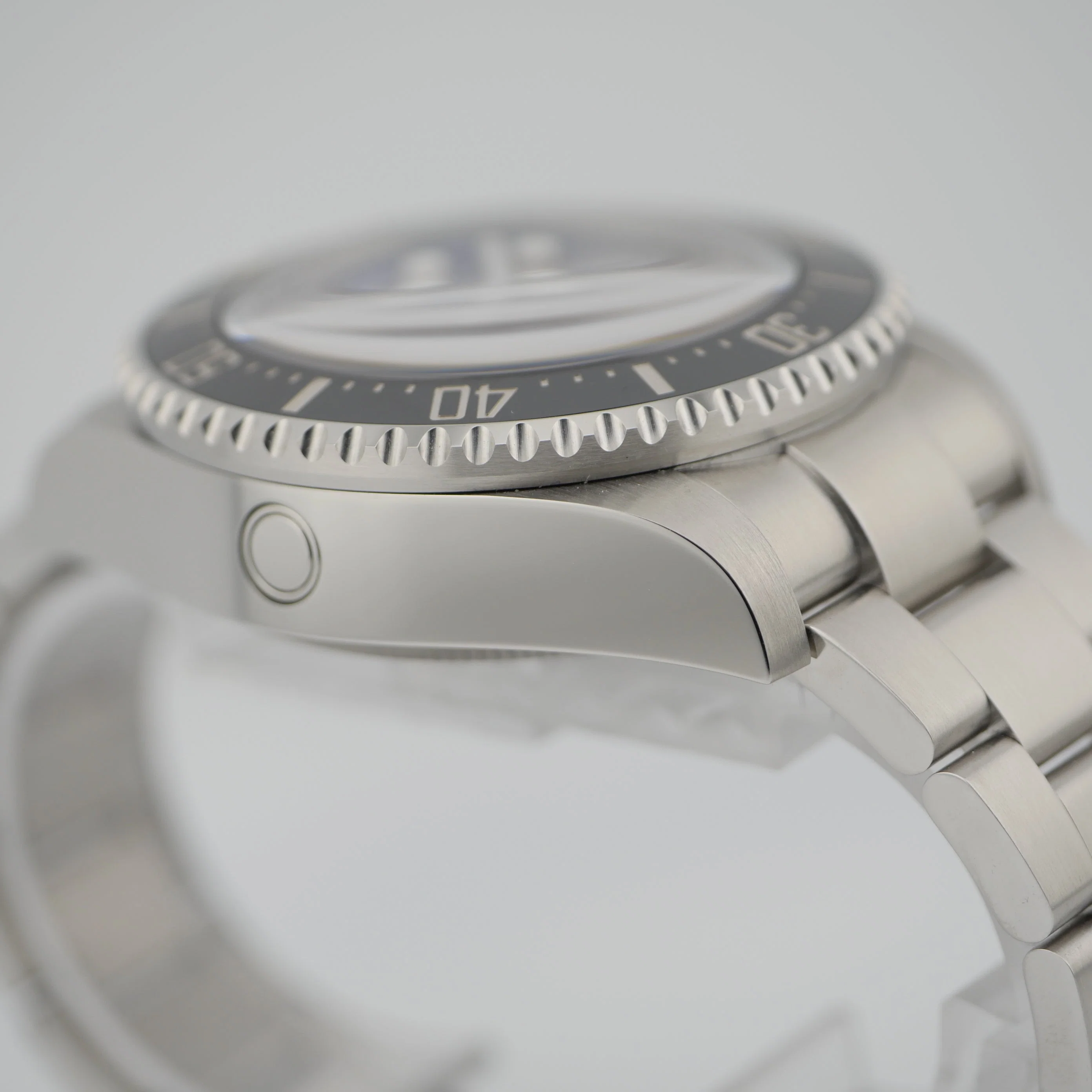 Rolex Sea-Dweller – Ref. 126660, Neu – Bild 2/9