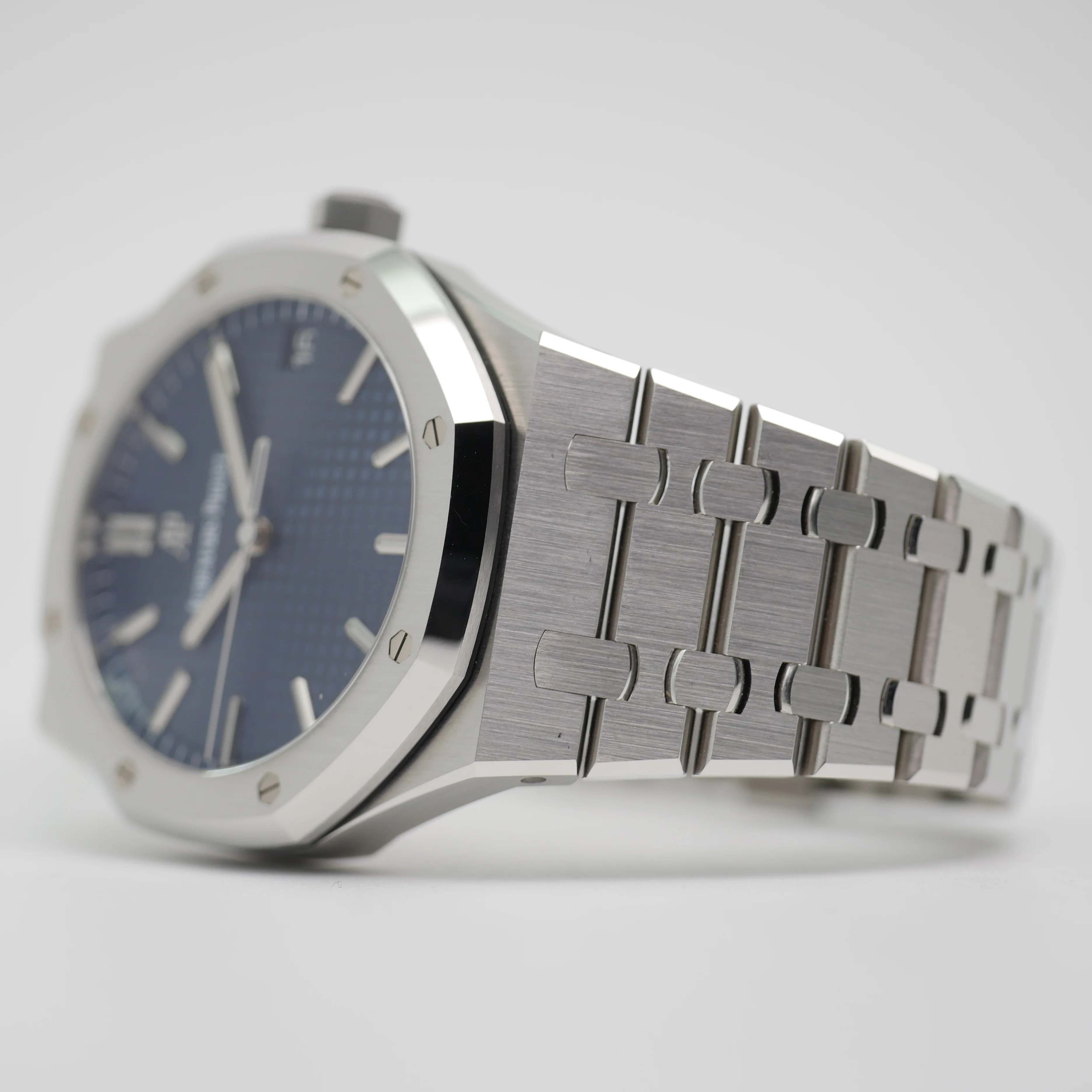 Audemars Piguet Royal Oak – Ref. 15500ST.OO.1220ST.01, very good – Image 2/11