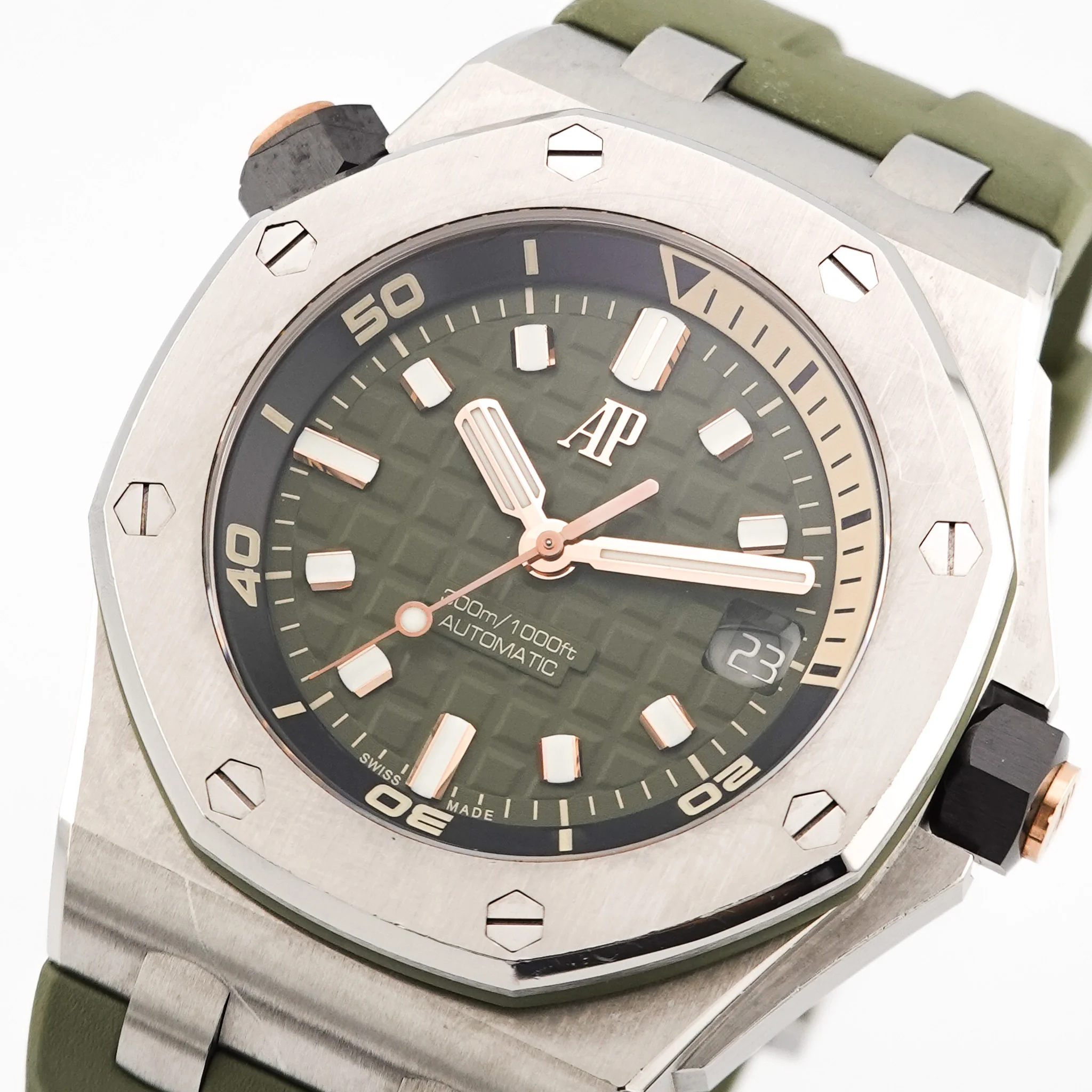 Audemars Piguet Royal Oak Offshore Diver – Ref. 15720ST, Sehr gut – 2/10