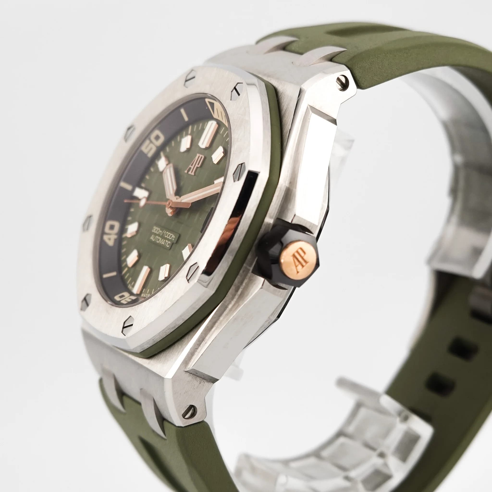 Audemars Piguet Royal Oak Offshore Diver – Ref. 15720ST, very good – Image 2/10