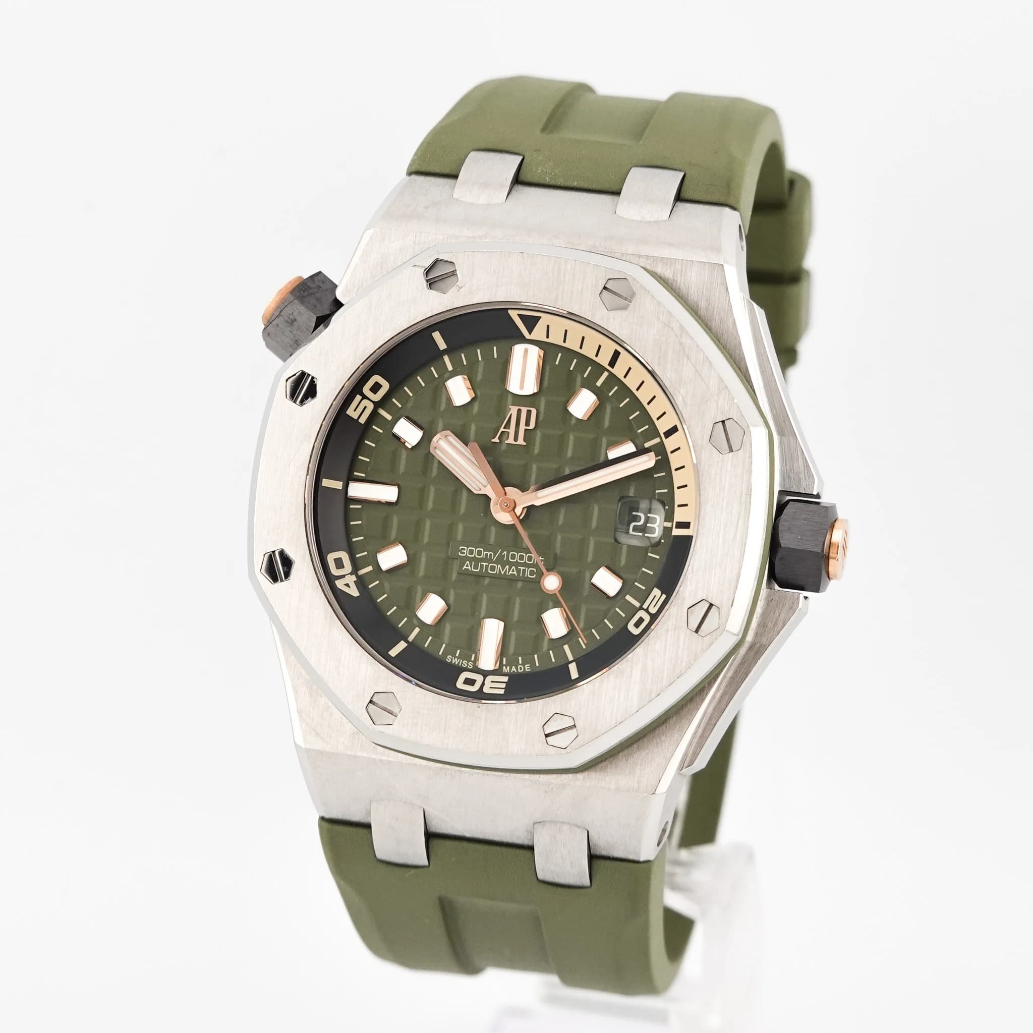 Audemars Piguet Royal Oak Offshore Diver – Ref. 15720ST, Sehr gut – Bild 2/10