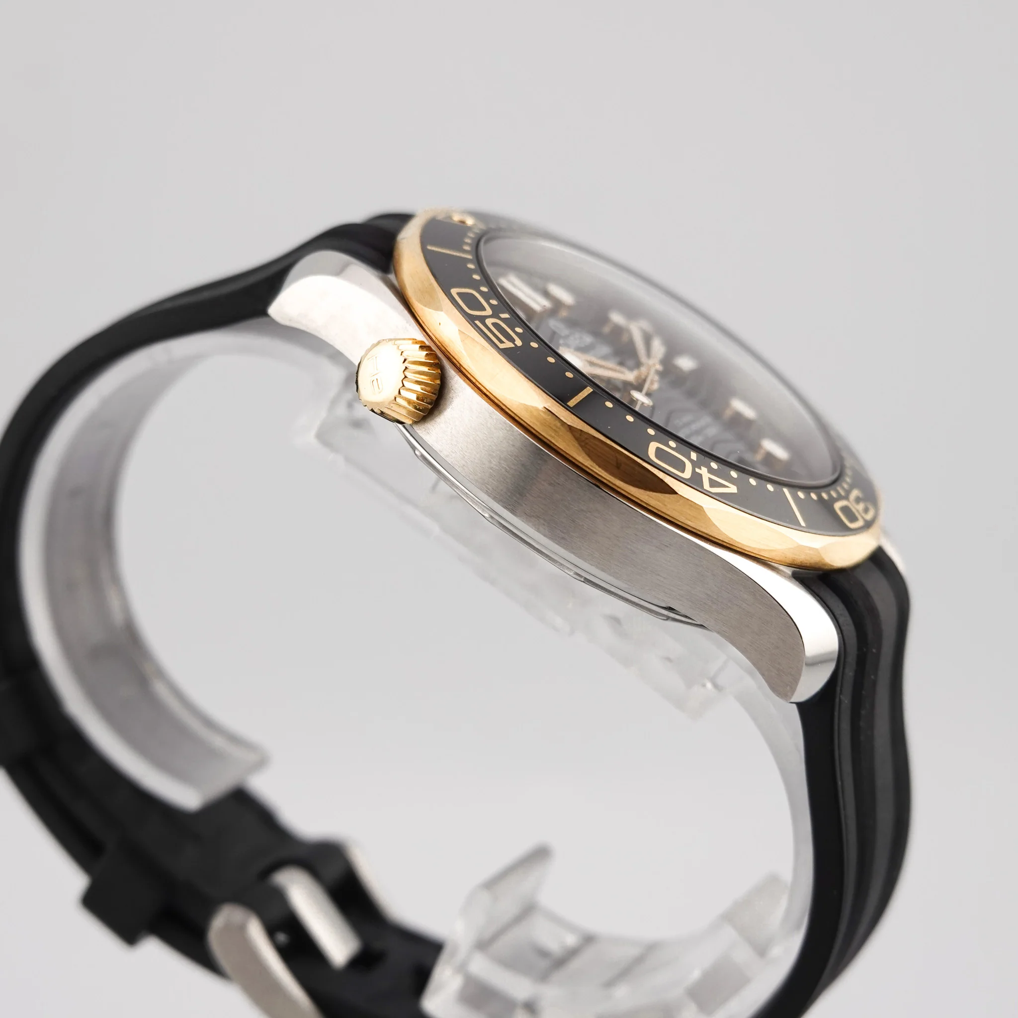Omega Seamaster Diver 300M – Ref. 210.32.42.20.06.002, Wie neu – 6/9