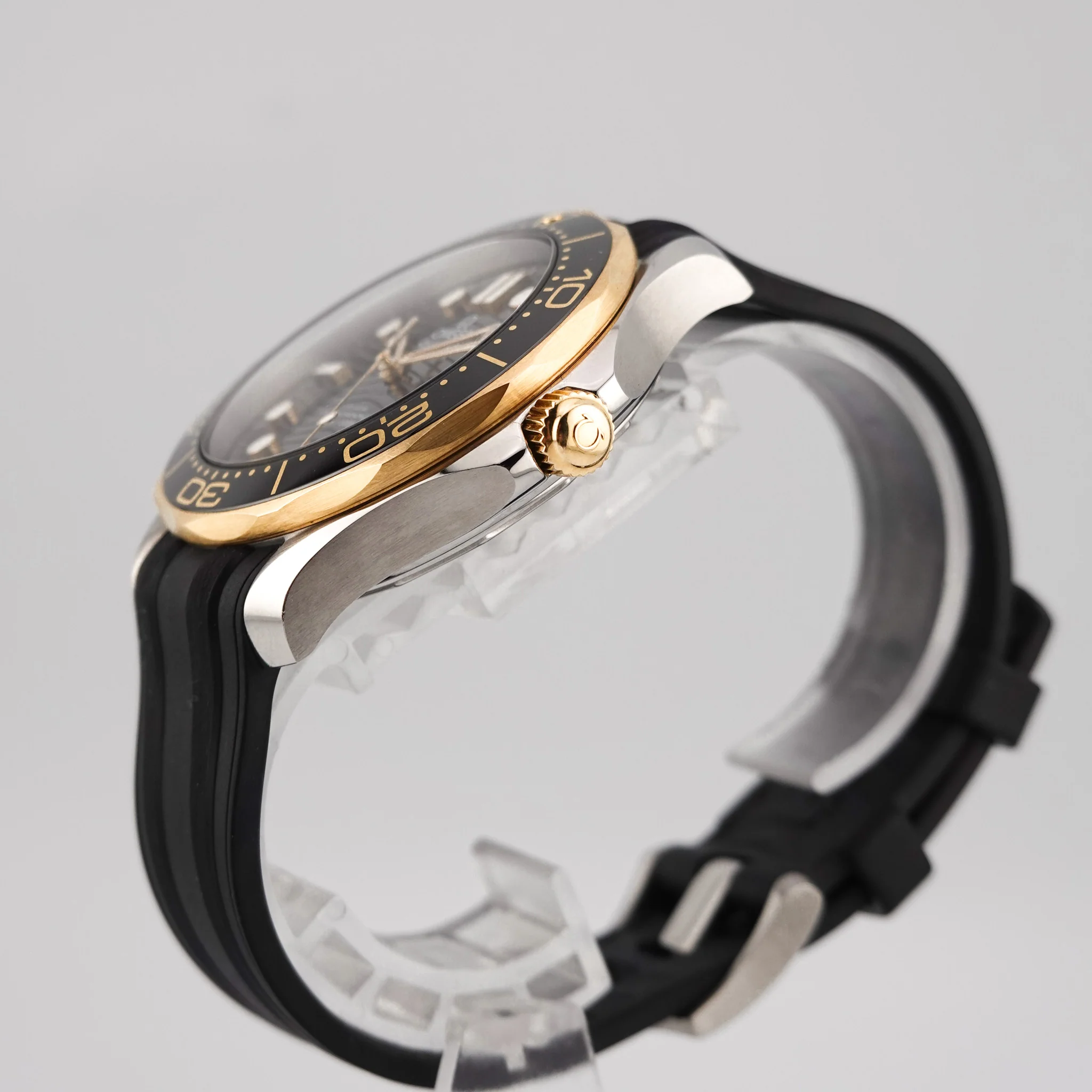Omega Seamaster Diver 300M – Ref. 210.32.42.20.06.002, Wie neu – 7/9