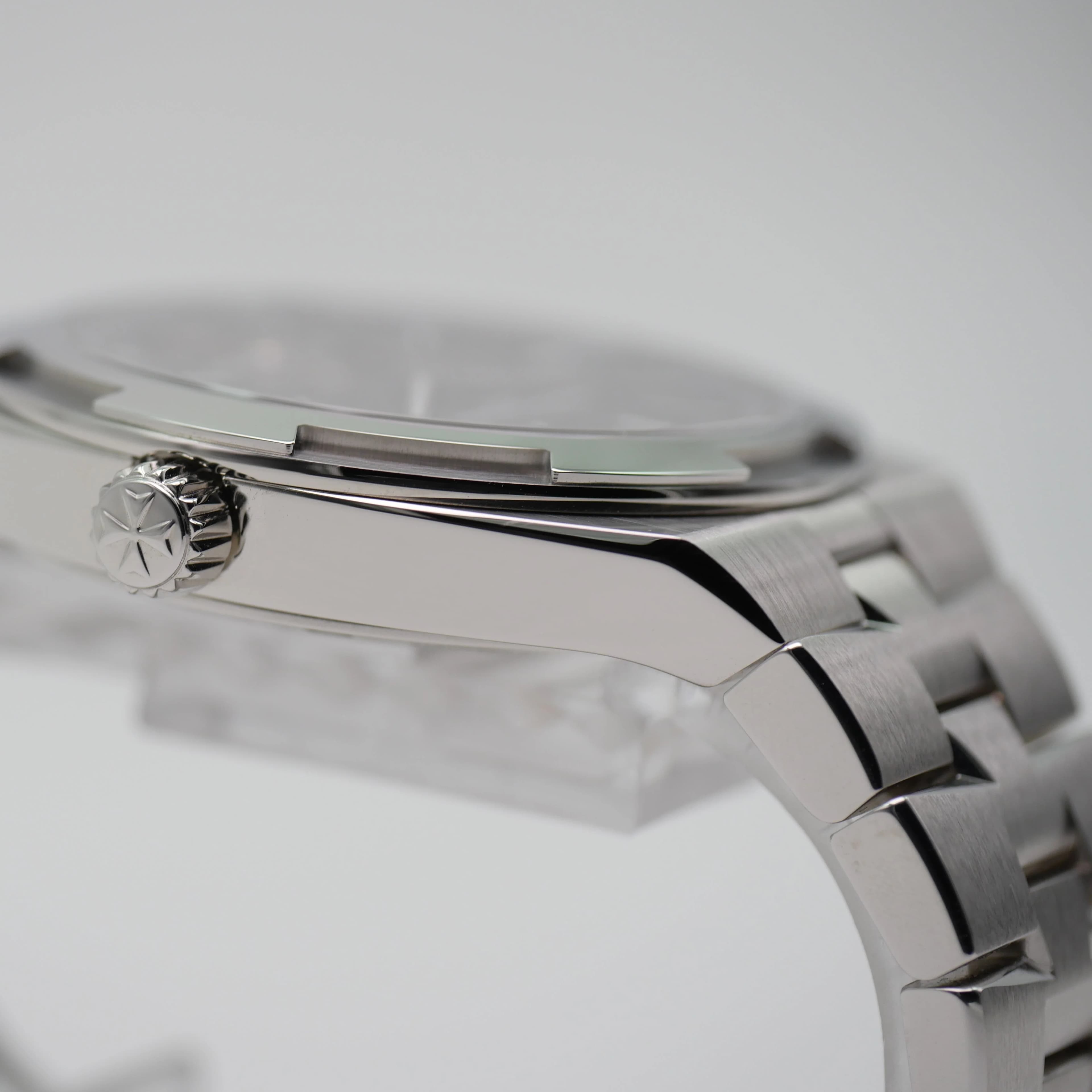 Vacheron Constantin Overseas – Ref. 6000V/110A-B544, like new – Image 2/14