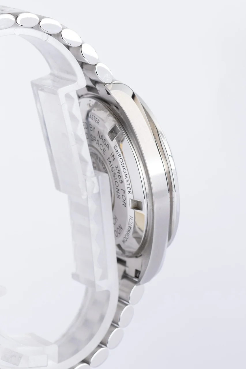 Omega Speedmaster – Ref. 31030425001001, Sehr gut – 4/10