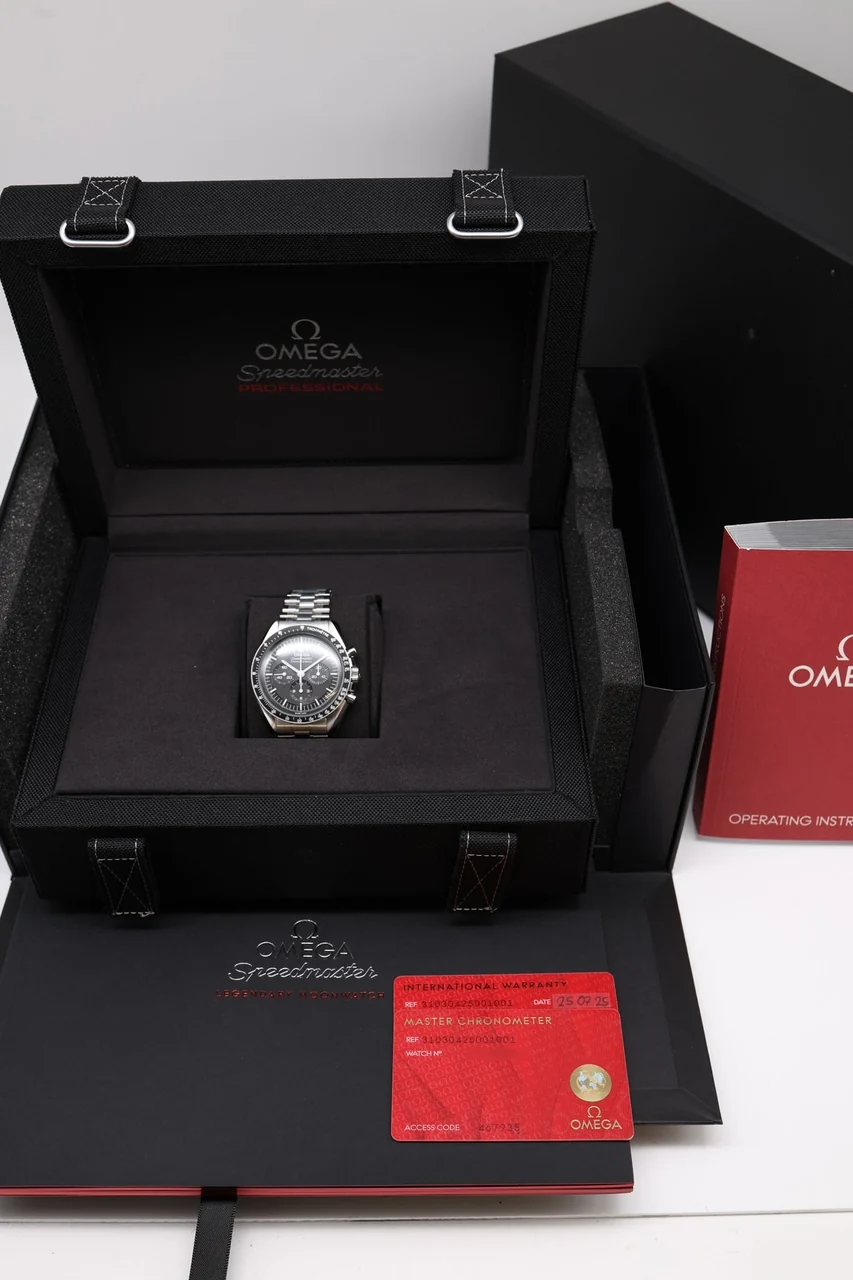 Omega Speedmaster – Ref. 31030425001001, Sehr gut – 10/10