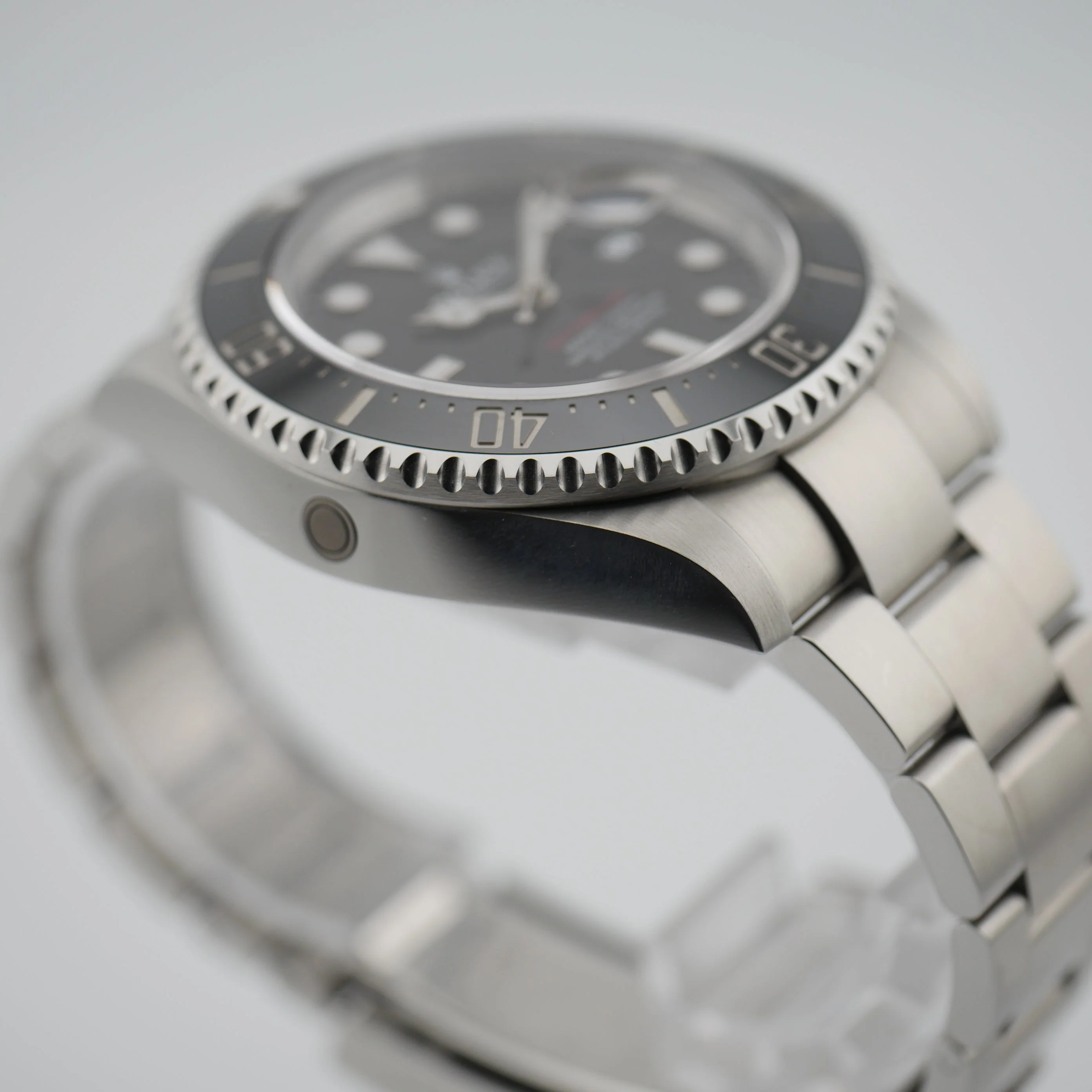 Rolex Sea-Dweller – Ref. 126600, Sehr gut – 7/9