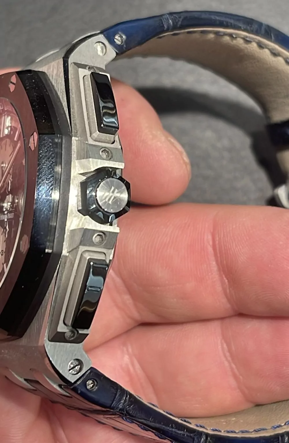 Audemars Piguet Royal Oak Offshore Chronograph – Ref. 26401PO.OO.A018CR.01, Sehr gut – 3/4