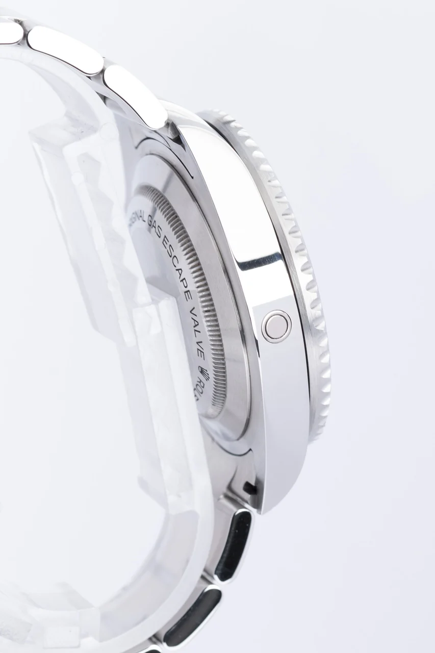 Rolex Sea-Dweller – Ref. 126600, Sehr gut – Bild 2/10
